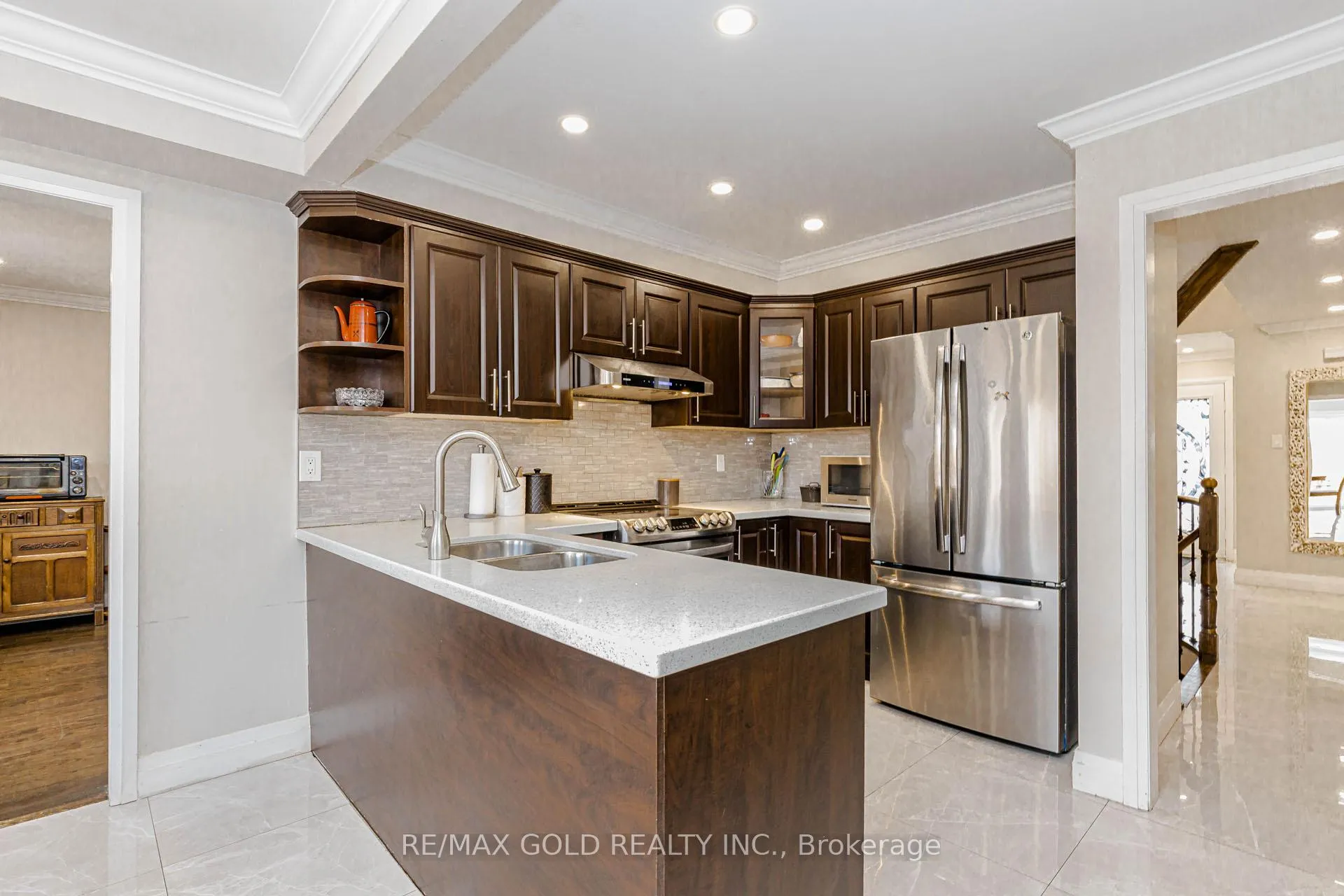 Photo 11 of 3 Kenpark Avenue, Brampton, Snelgrove — HOMEH