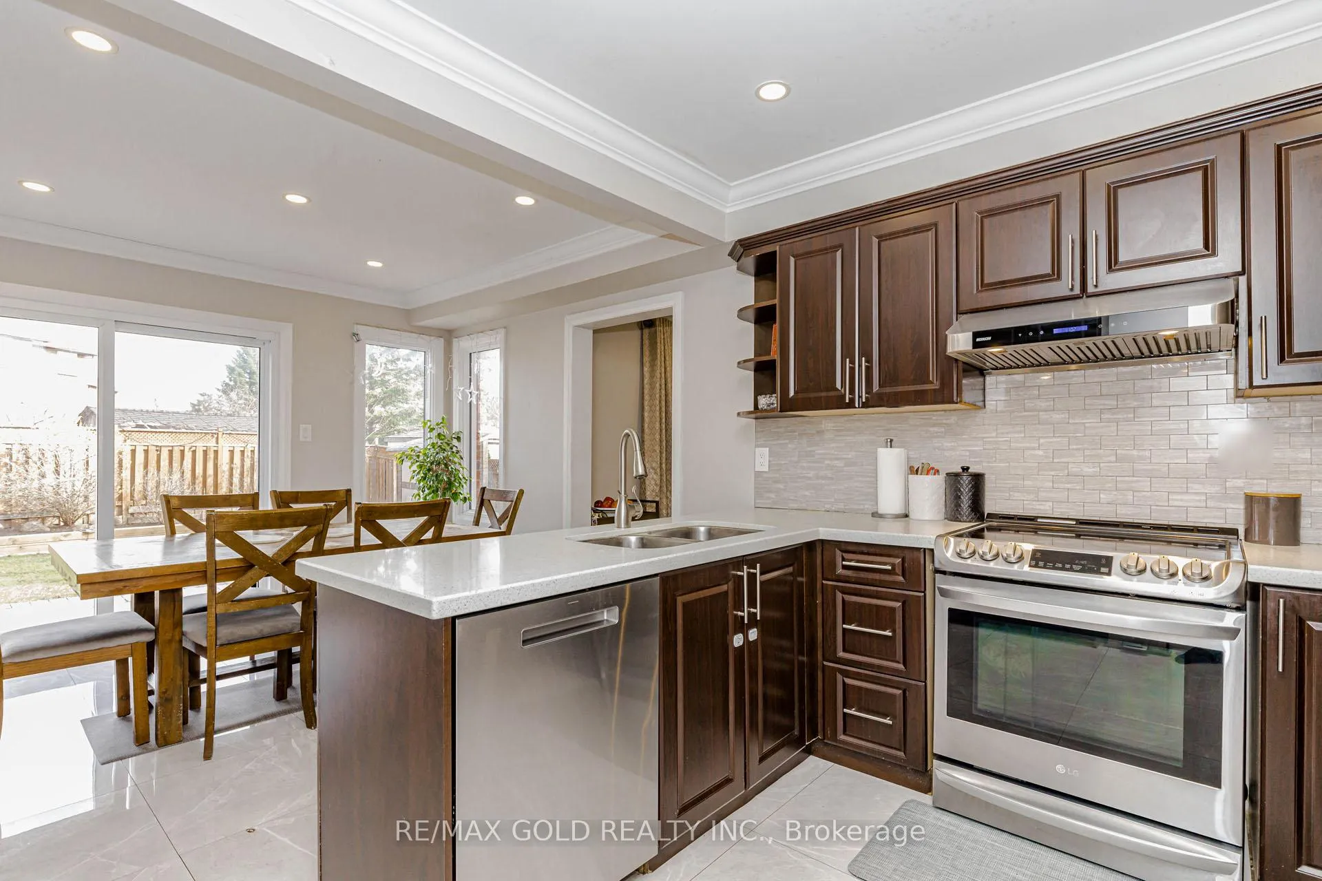 Photo 13 of 3 Kenpark Avenue, Brampton, Snelgrove — HOMEH