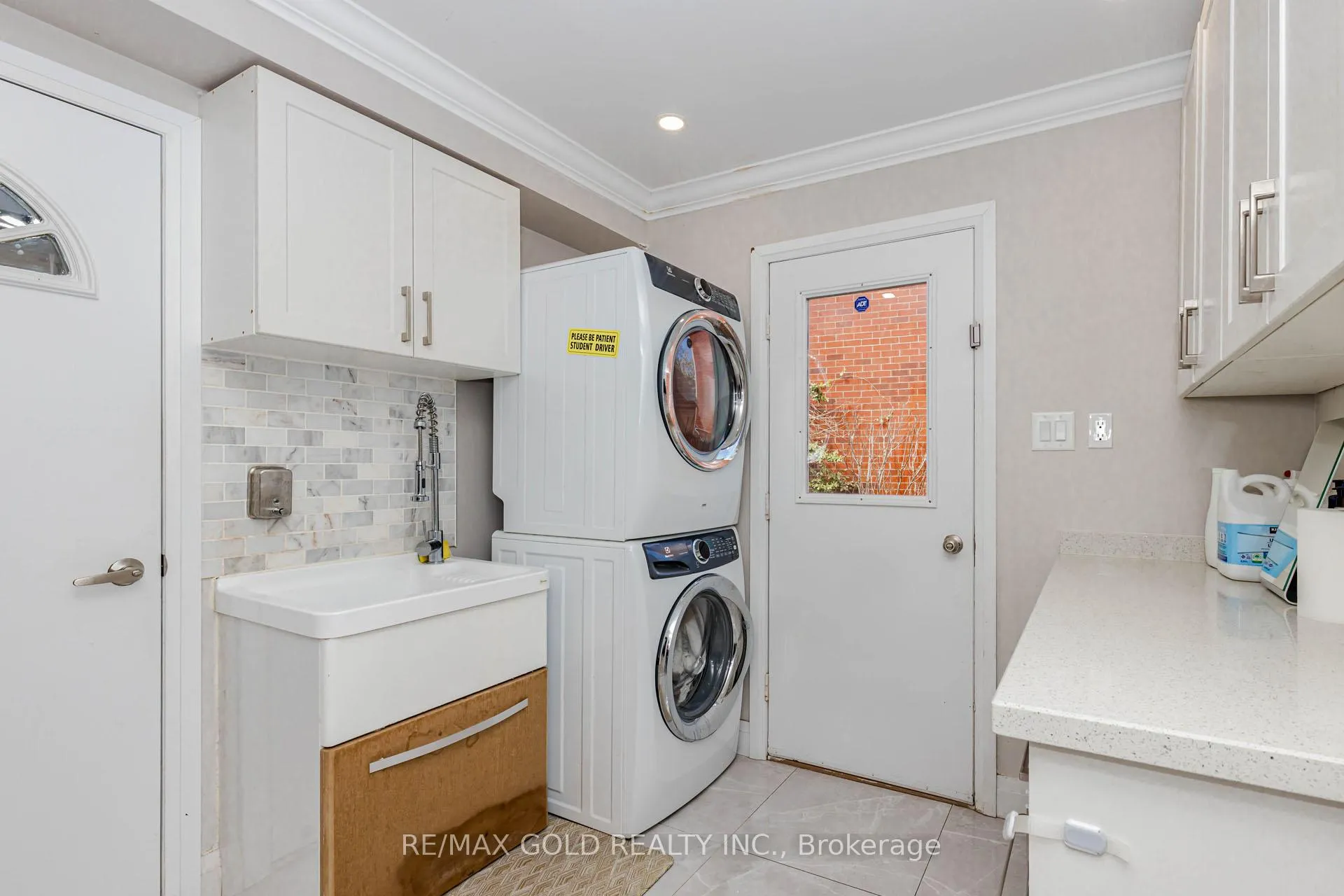 Photo 20 of 3 Kenpark Avenue, Brampton, Snelgrove — HOMEH