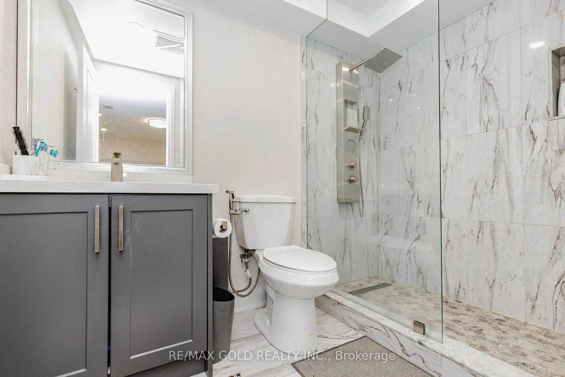 Photo 44 of 3 Kenpark Avenue, Brampton, Snelgrove — HOMEH