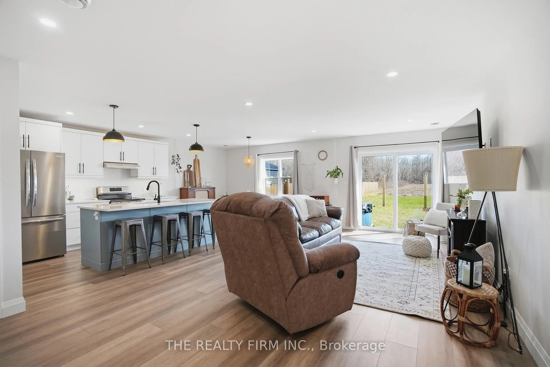 Photo 8 of 141 Victoria Avenue E, South Huron, Stephen — HOMEH