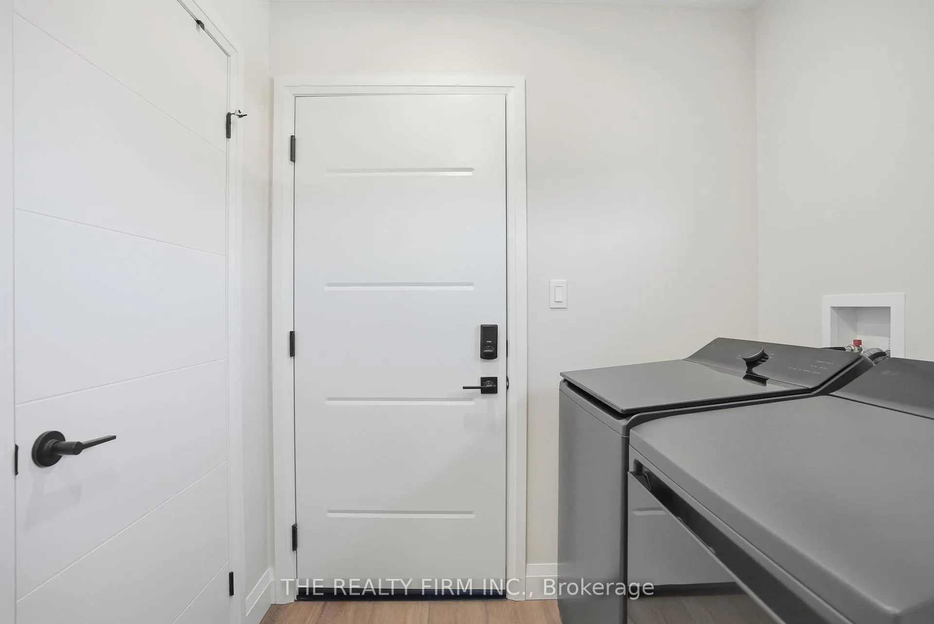 Photo 35 of 141 Victoria Avenue E, South Huron, Stephen — HOMEH