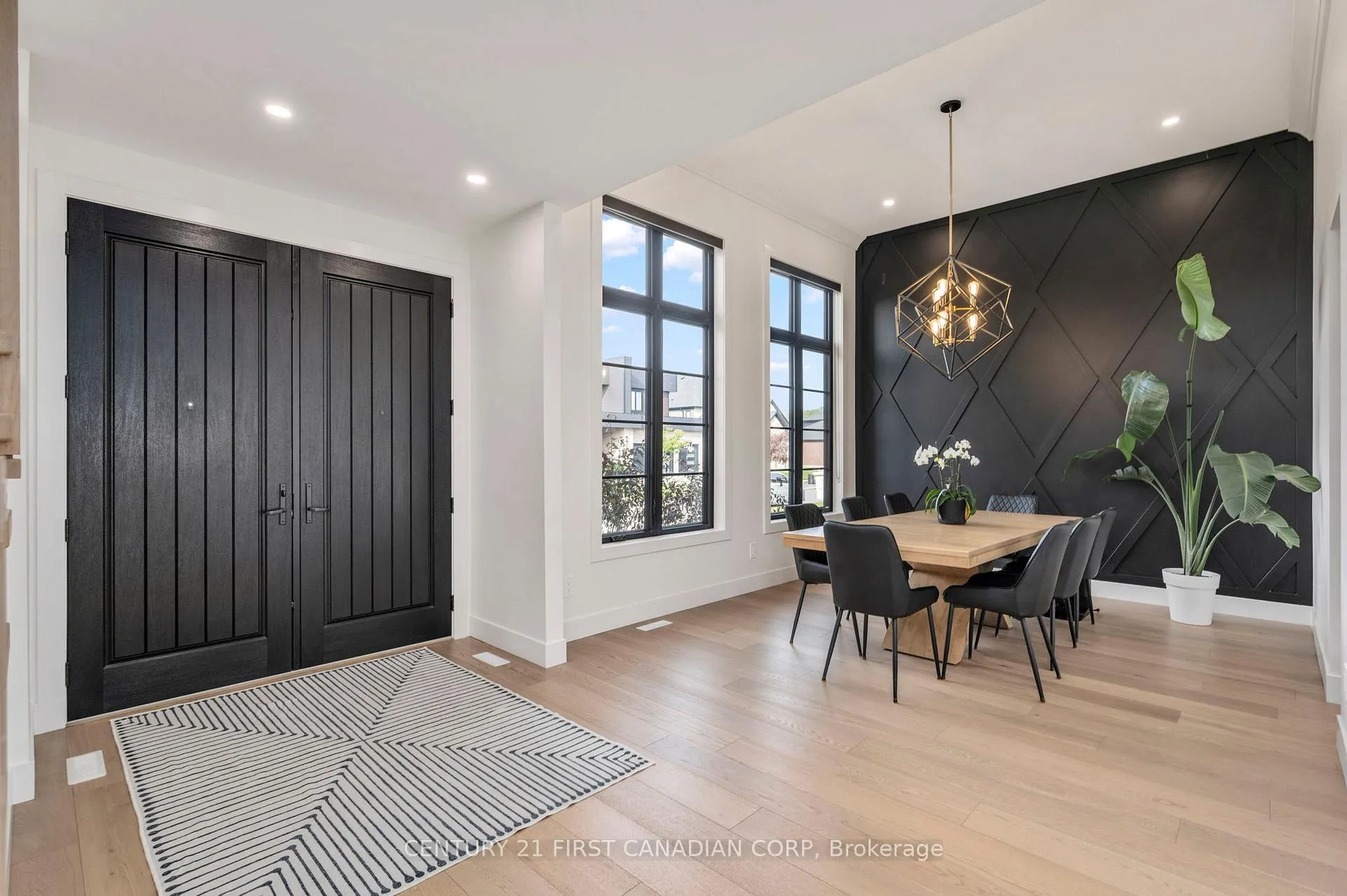 Photo 5 of 3490 Silverleaf Chase, London, South V — HOMEH