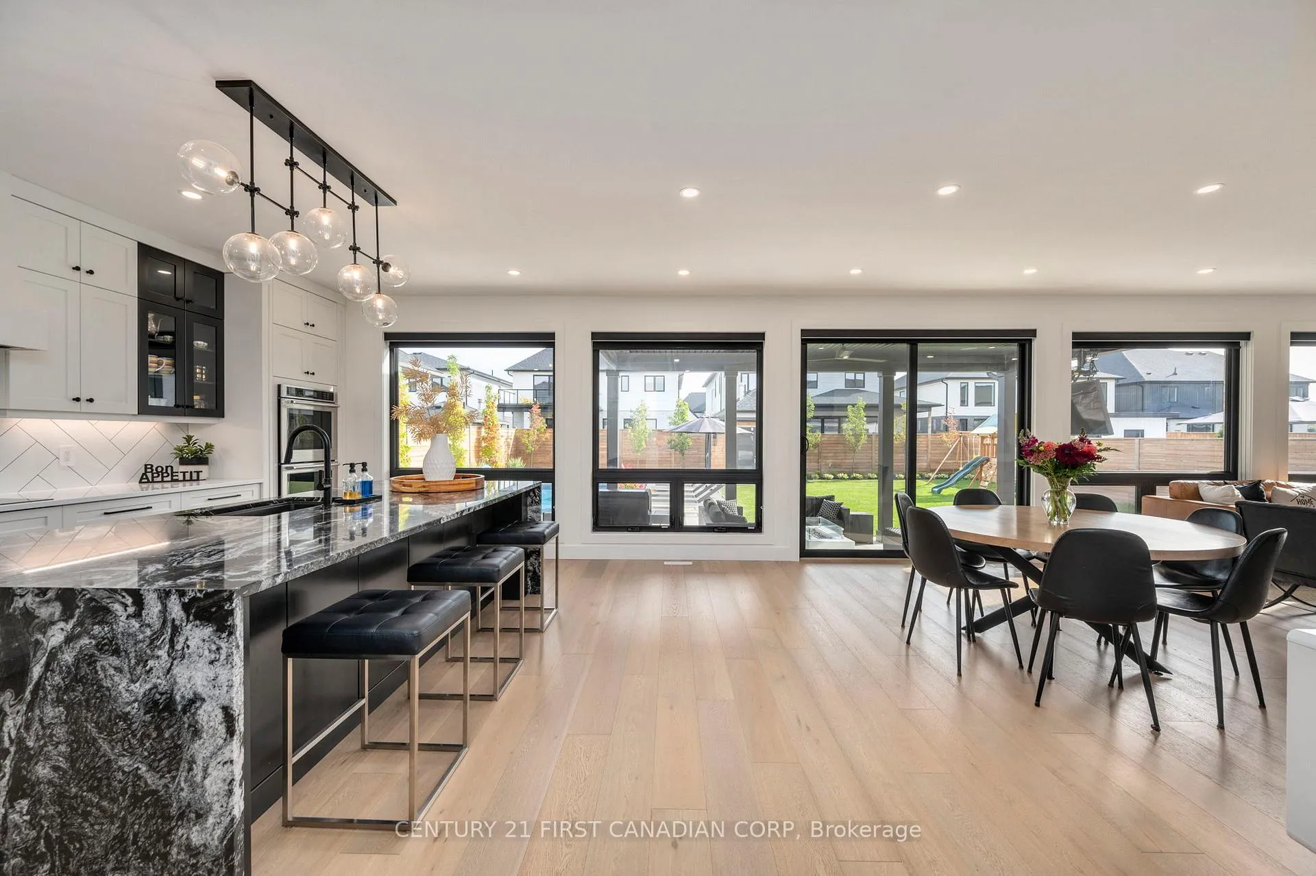 Photo 8 of 3490 Silverleaf Chase, London, South V — HOMEH