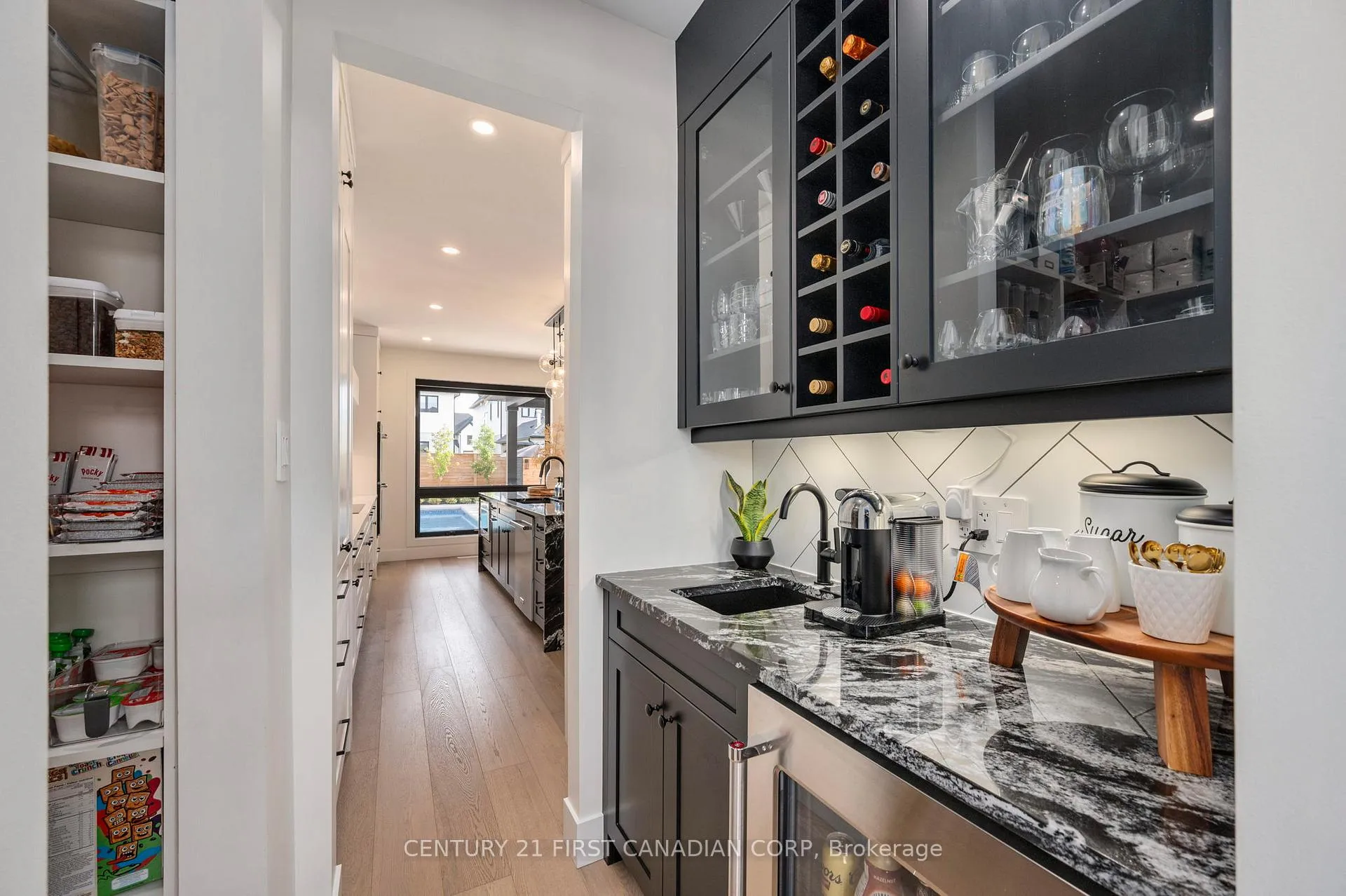 Photo 15 of 3490 Silverleaf Chase, London, South V — HOMEH