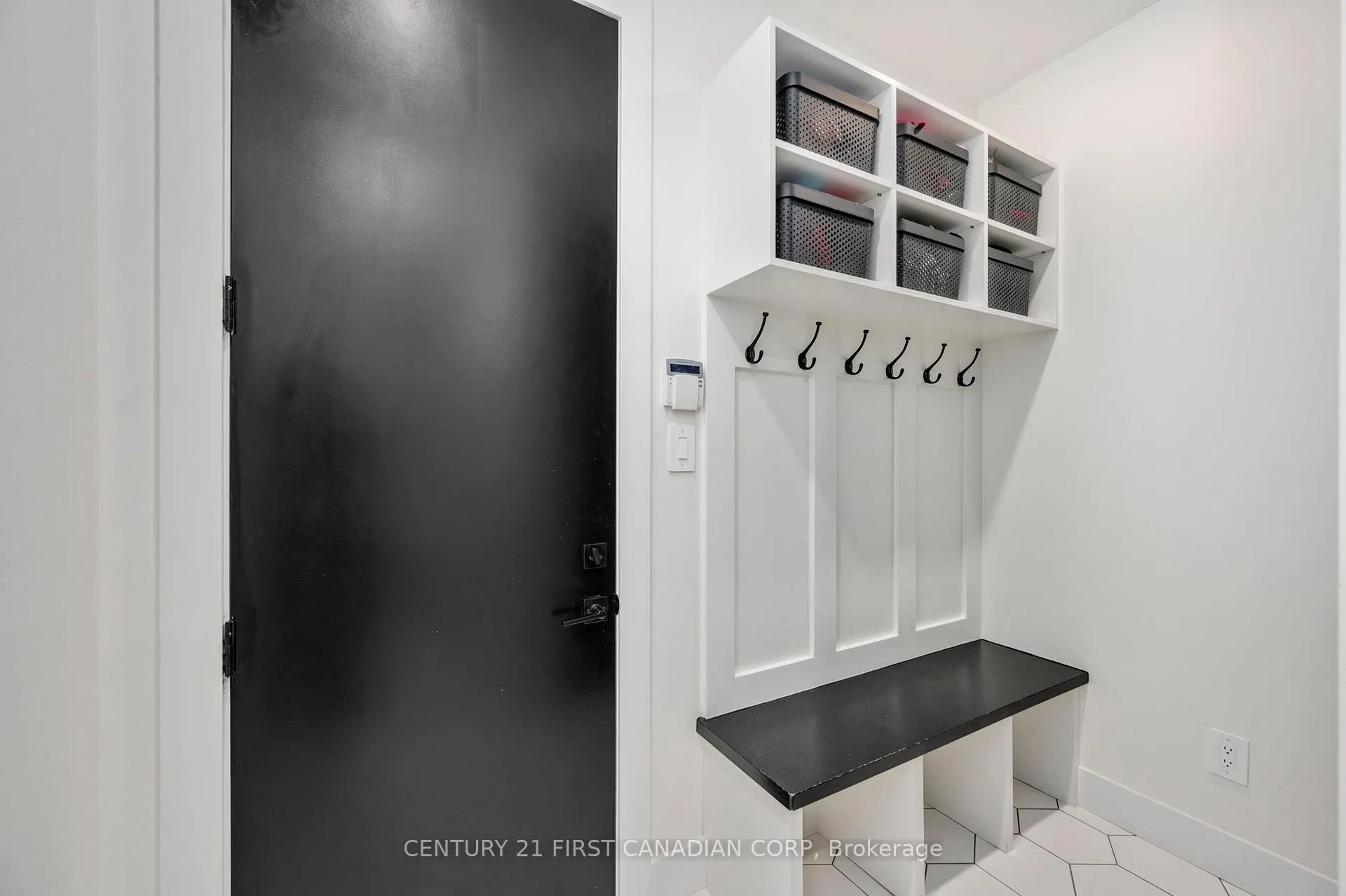 Photo 18 of 3490 Silverleaf Chase, London, South V — HOMEH