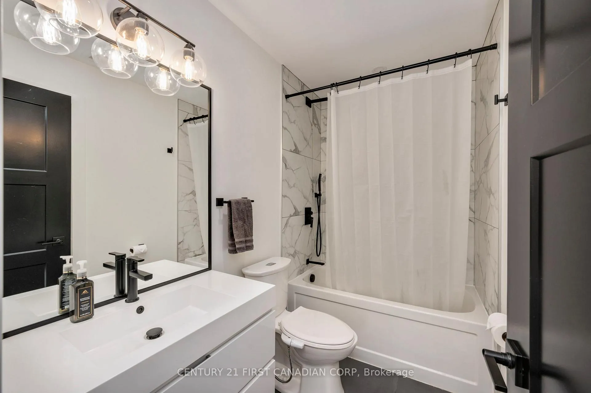 Photo 19 of 3490 Silverleaf Chase, London, South V — HOMEH