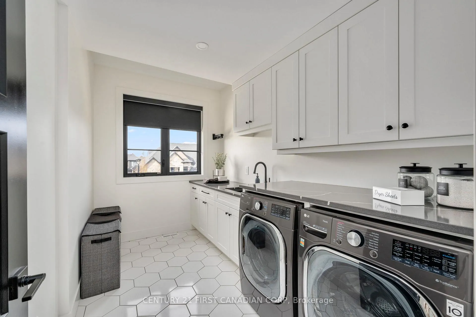 Photo 21 of 3490 Silverleaf Chase, London, South V — HOMEH