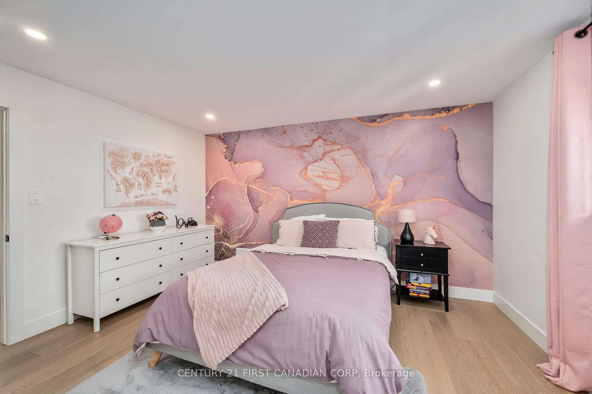 Photo 23 of 3490 Silverleaf Chase, London, South V — HOMEH