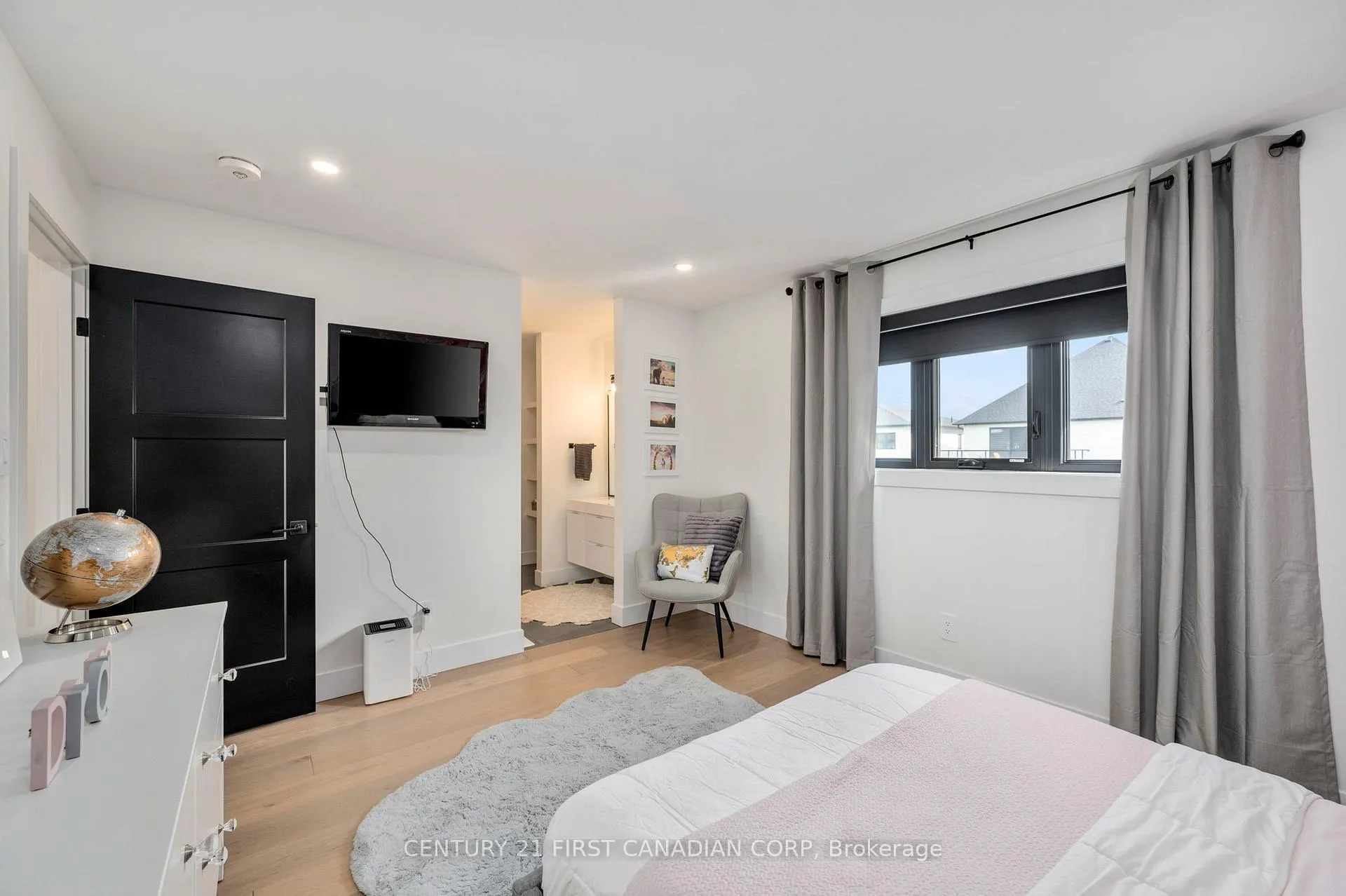 Photo 27 of 3490 Silverleaf Chase, London, South V — HOMEH