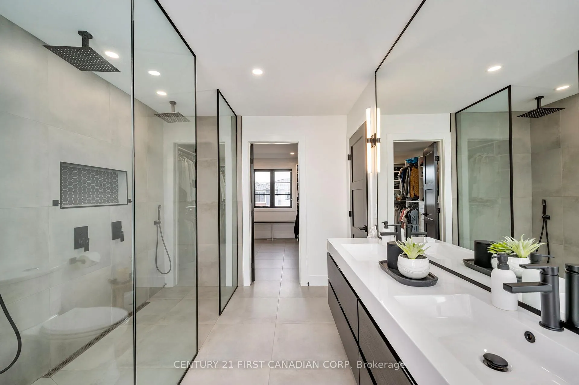 Photo 32 of 3490 Silverleaf Chase, London, South V — HOMEH
