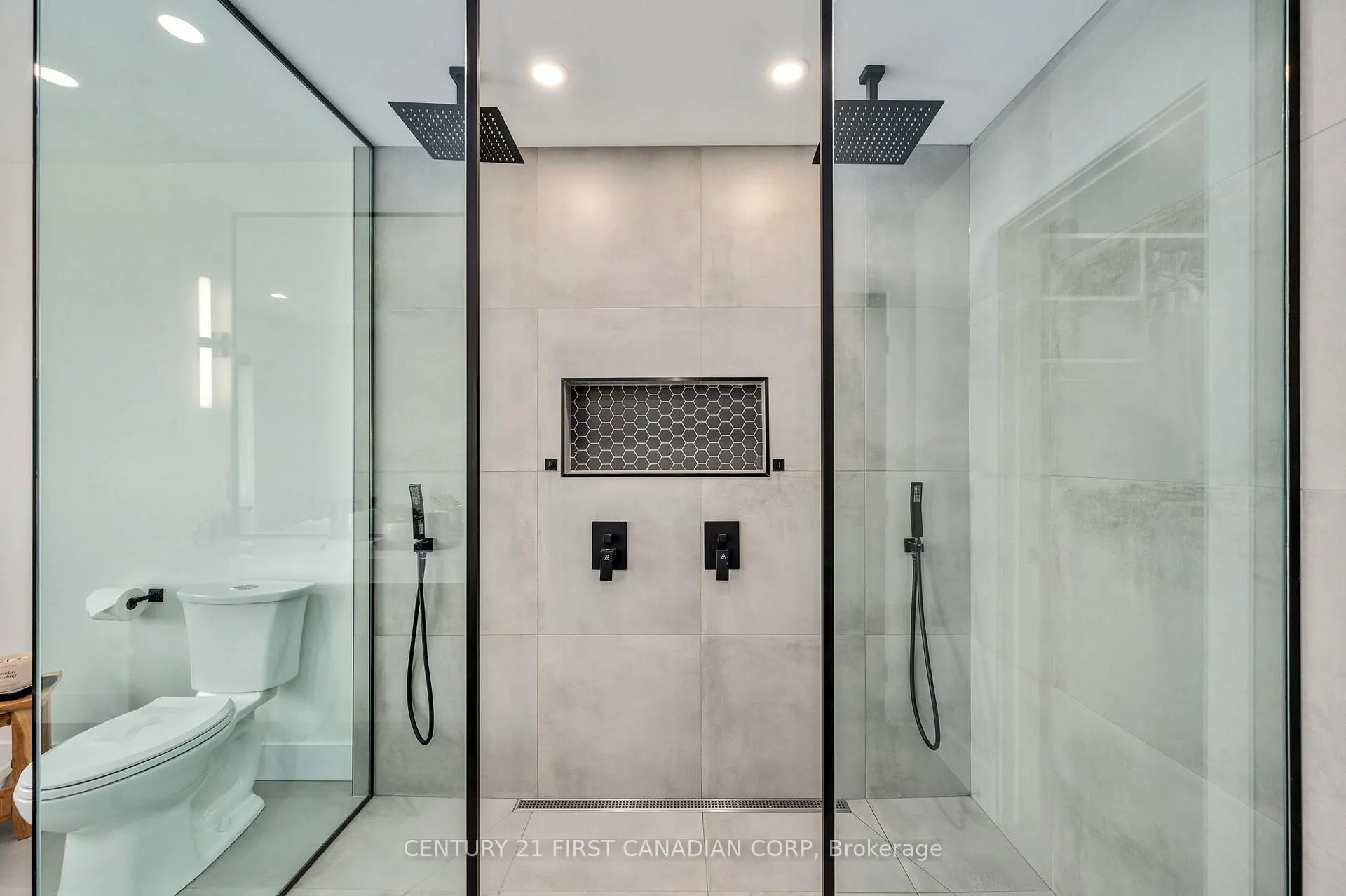 Photo 33 of 3490 Silverleaf Chase, London, South V — HOMEH