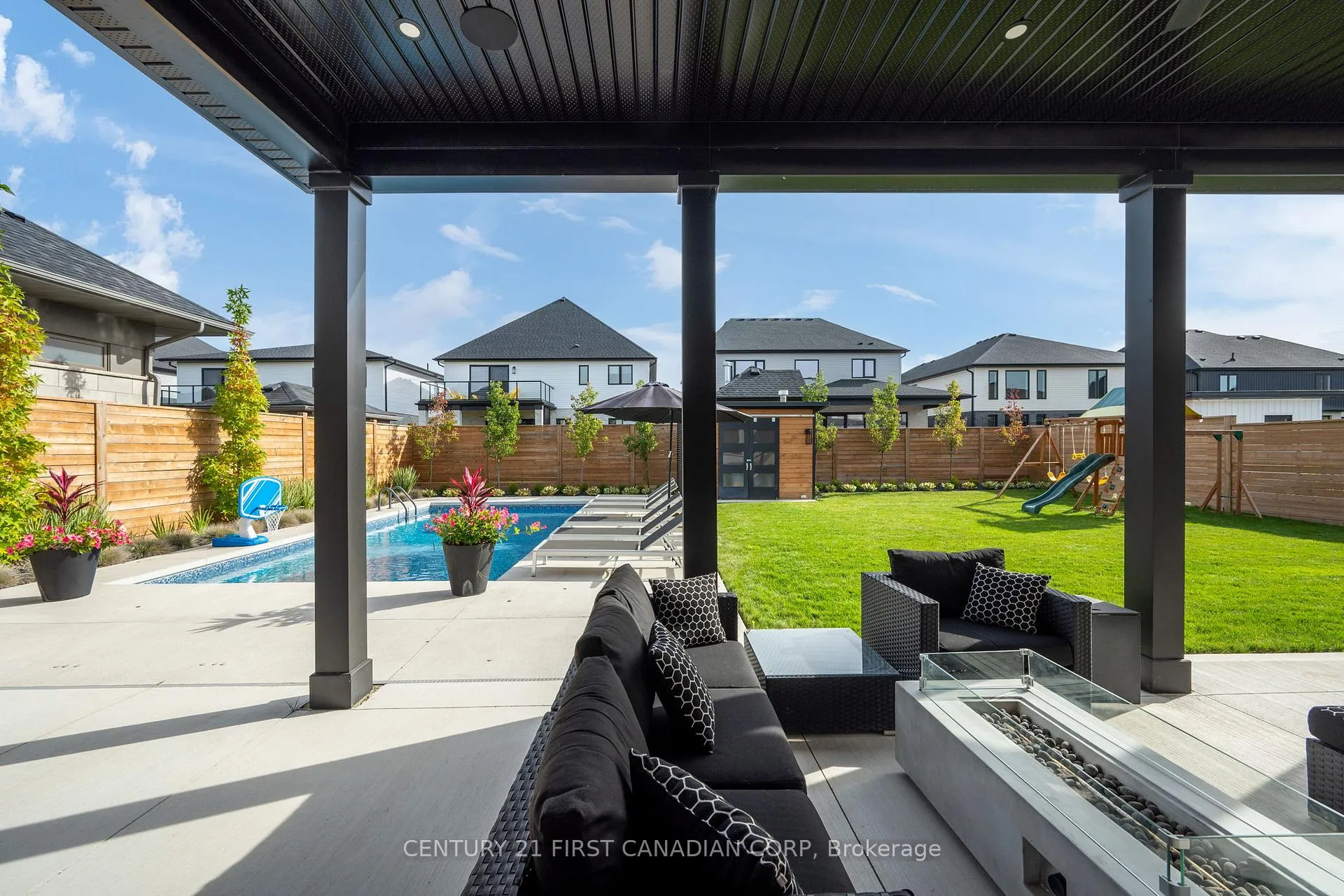 Photo 45 of 3490 Silverleaf Chase, London, South V — HOMEH