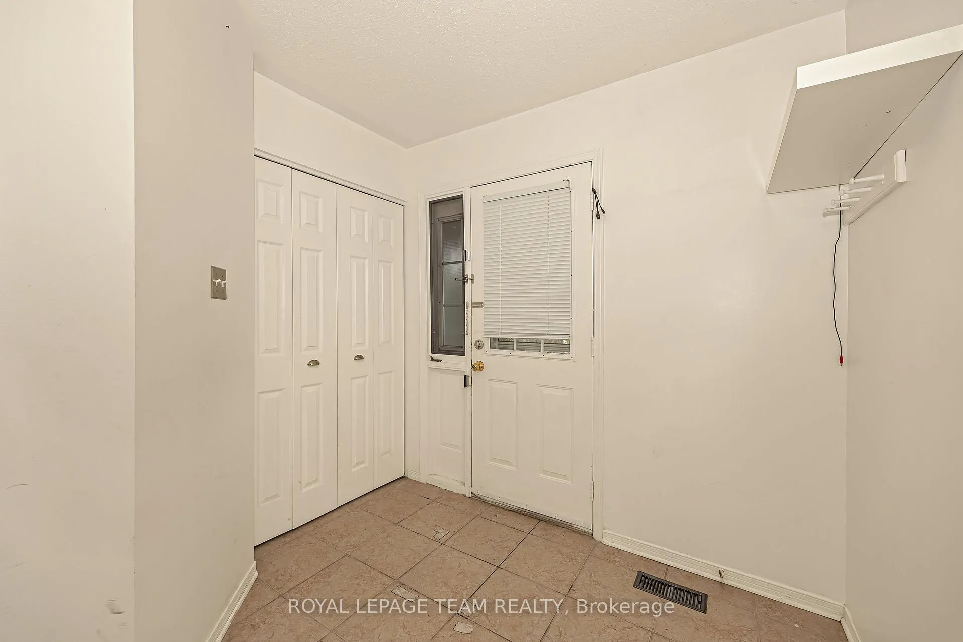 Photo 5 of 57 Randall James Drive, Ottawa, Stittsville (Central) — HOMEH