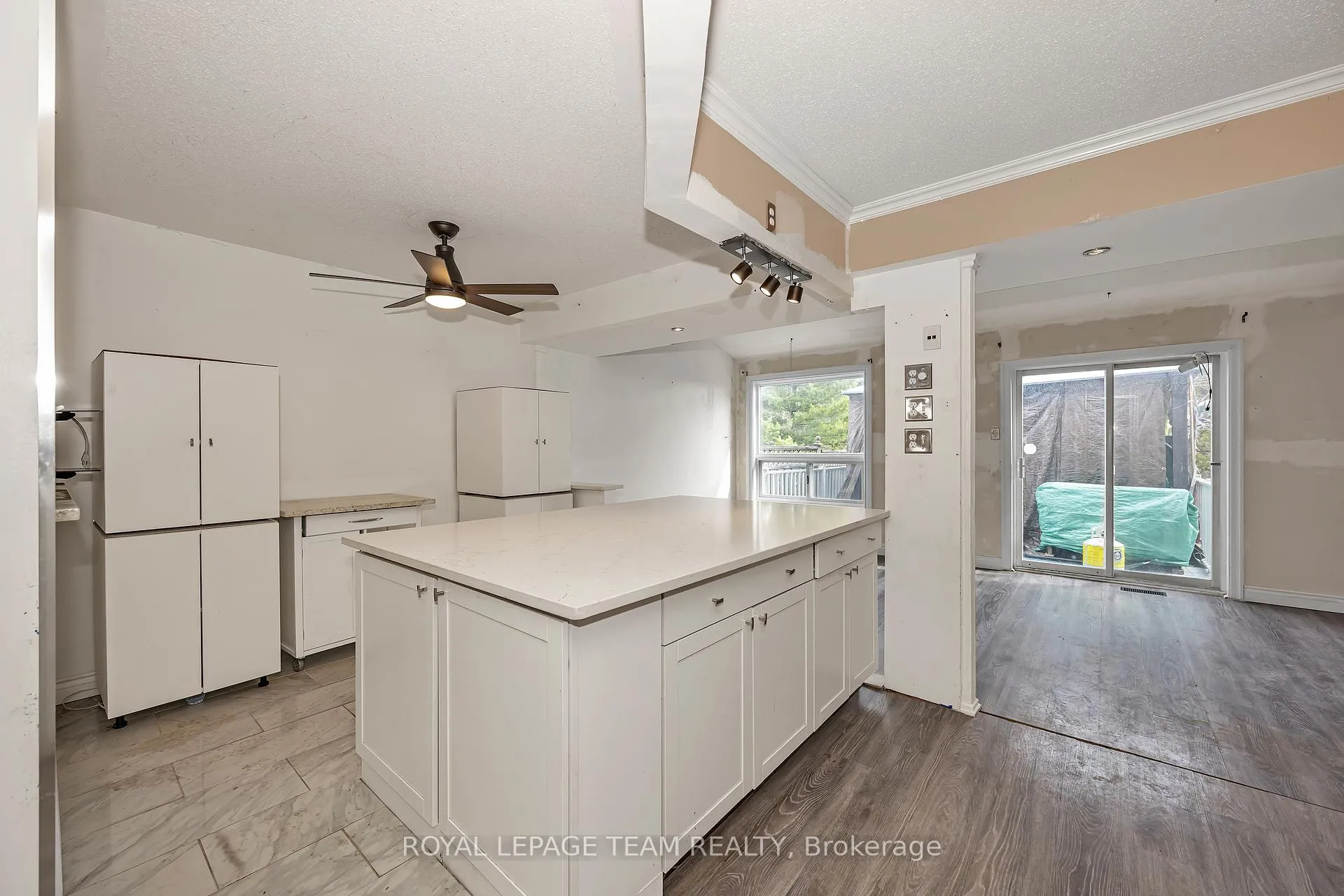 Photo 12 of 57 Randall James Drive, Ottawa, Stittsville (Central) — HOMEH