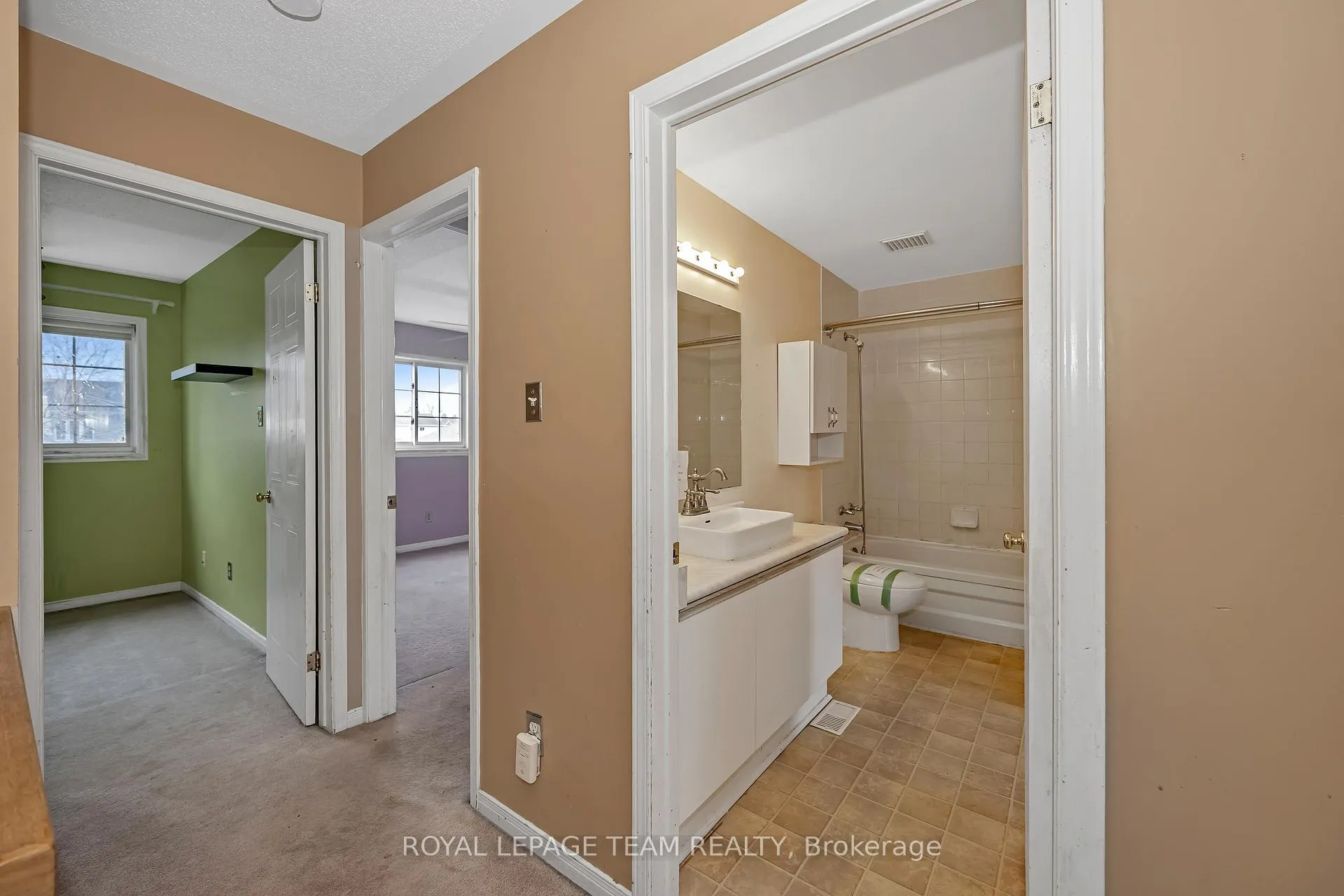 Photo 21 of 57 Randall James Drive, Ottawa, Stittsville (Central) — HOMEH