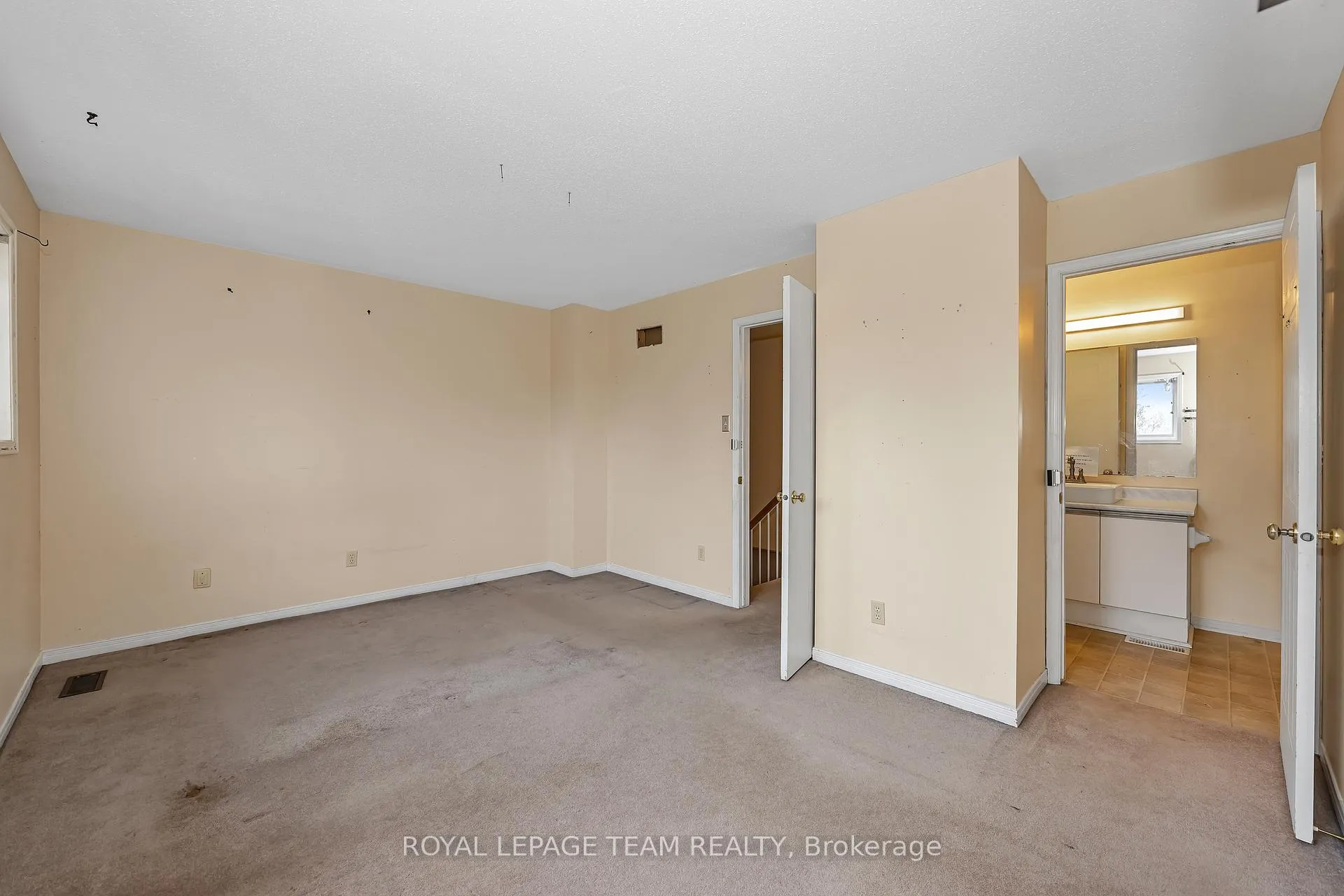 Photo 24 of 57 Randall James Drive, Ottawa, Stittsville (Central) — HOMEH