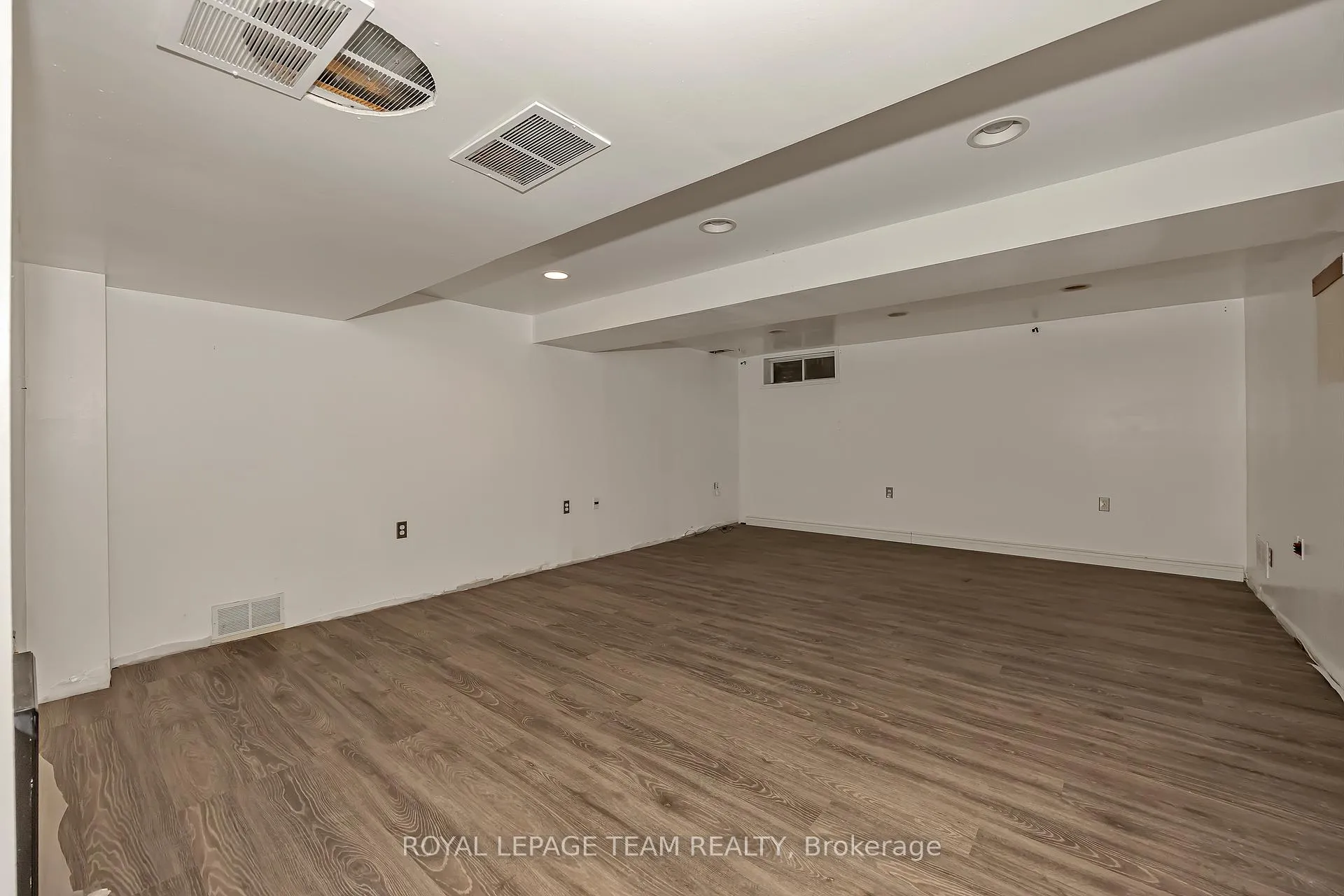 Photo 33 of 57 Randall James Drive, Ottawa, Stittsville (Central) — HOMEH