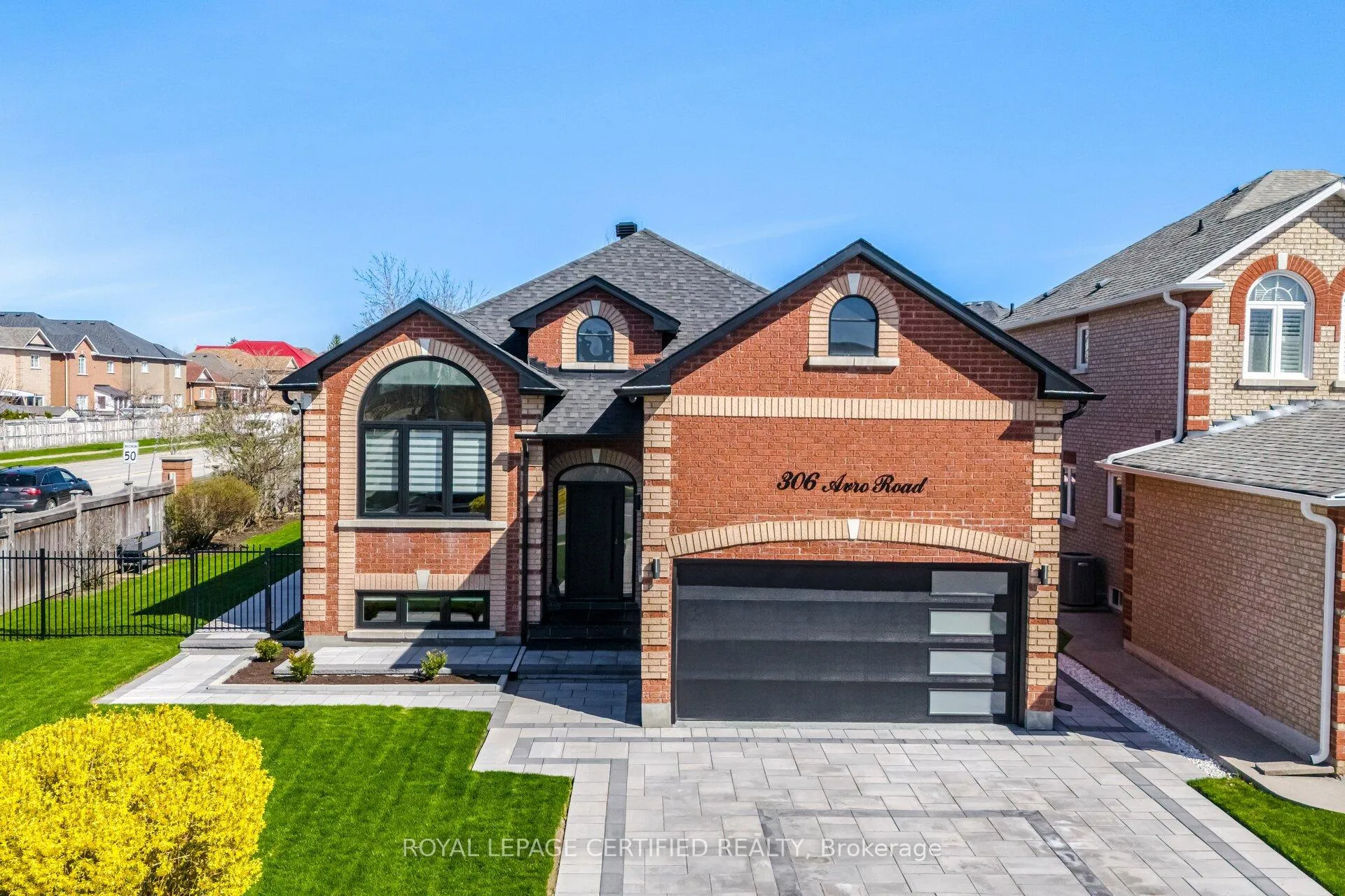Photo 1 of 306 Avro Road, Vaughan, Maple — HOMEH