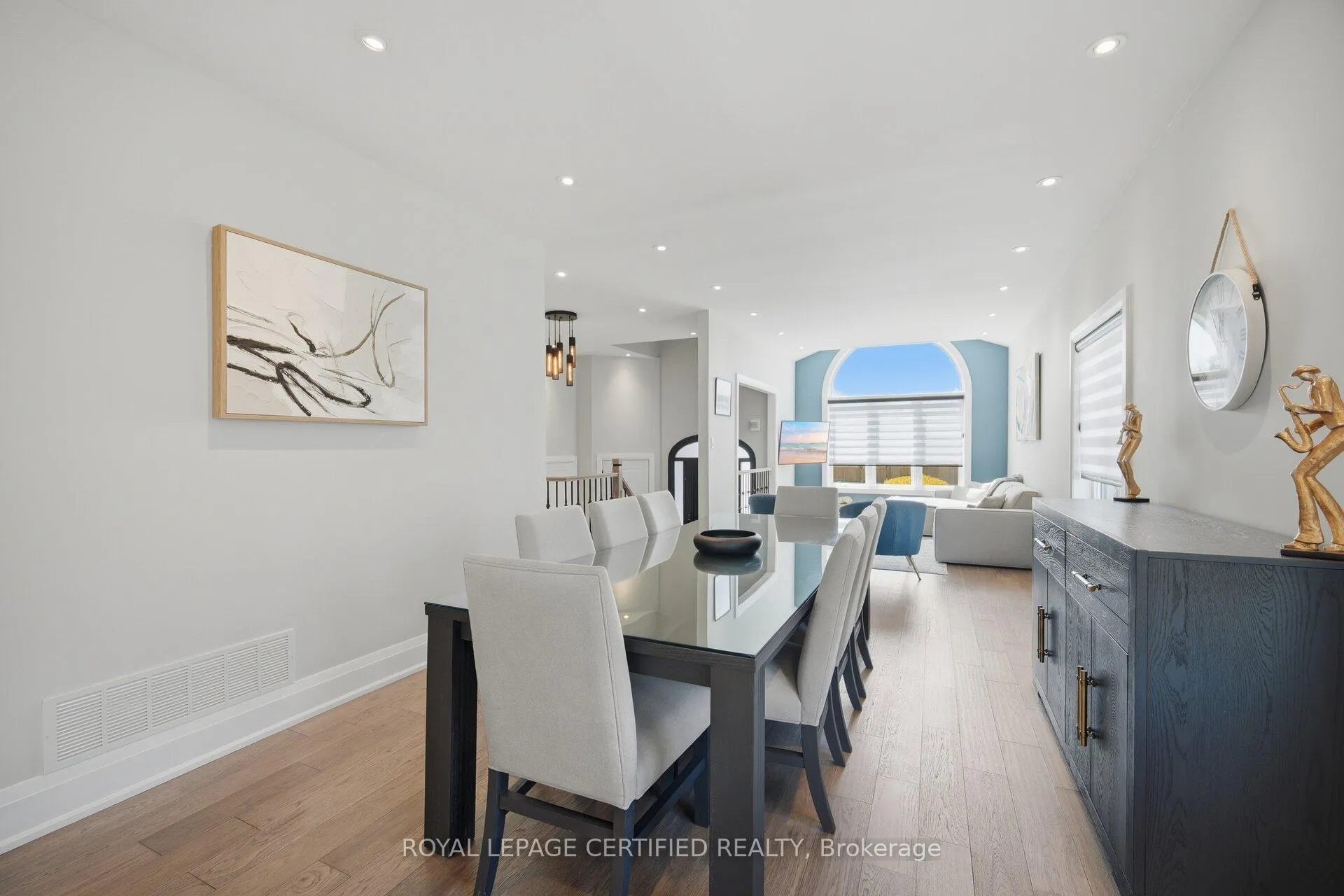 Photo 7 of 306 Avro Road, Vaughan, Maple — HOMEH