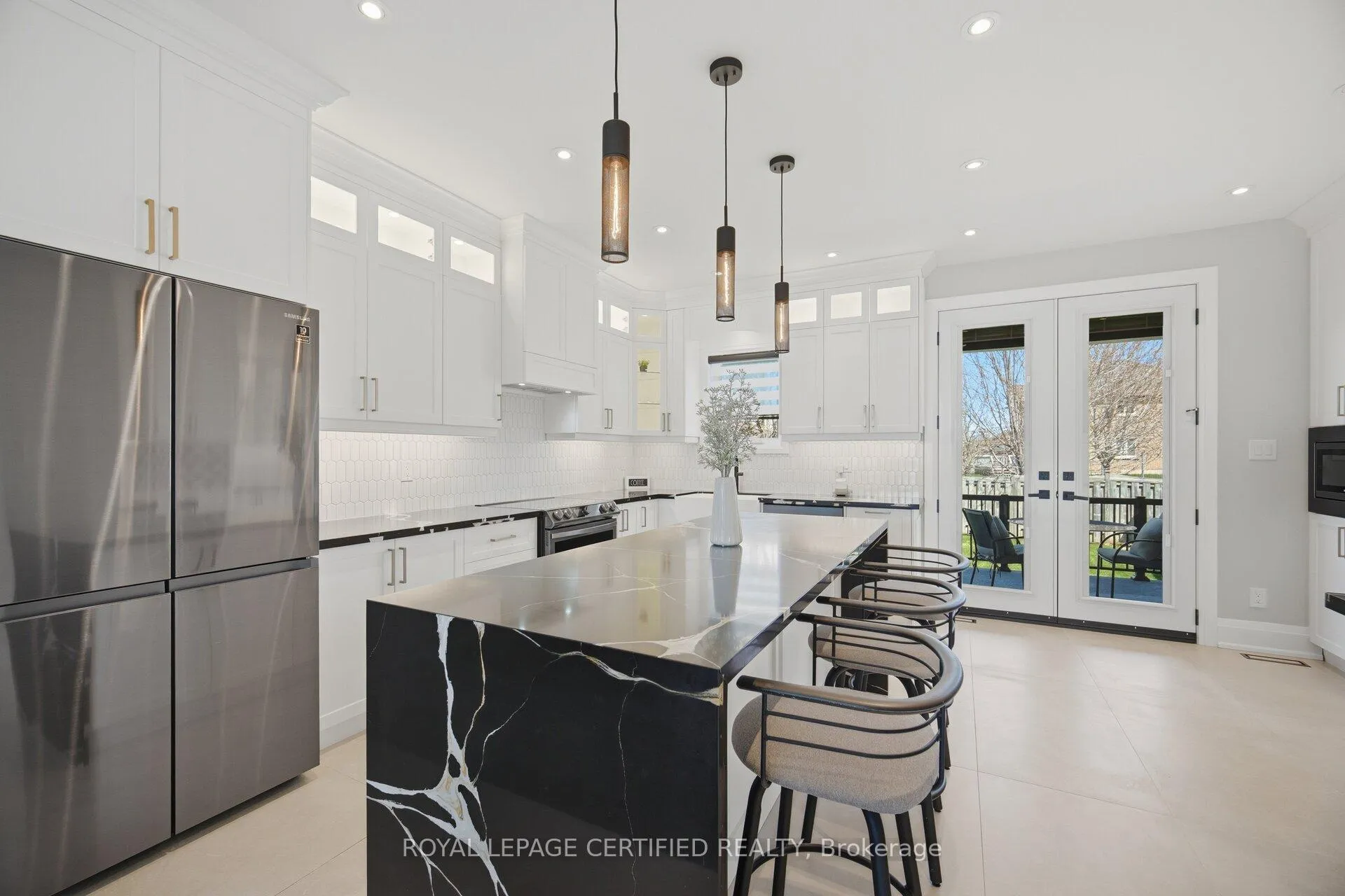 Photo 12 of 306 Avro Road, Vaughan, Maple — HOMEH
