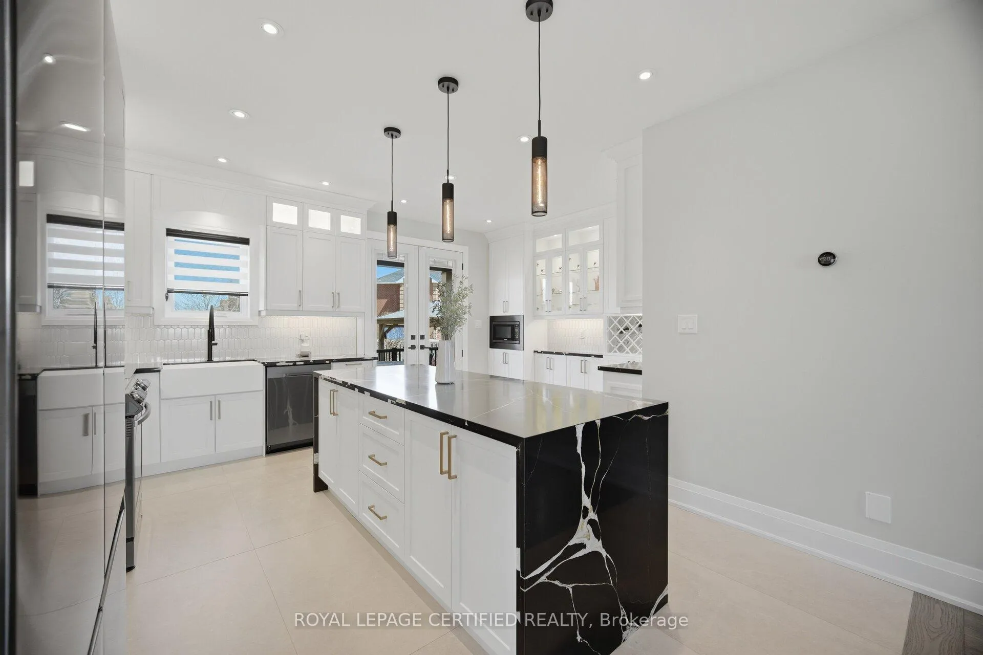 Photo 14 of 306 Avro Road, Vaughan, Maple — HOMEH
