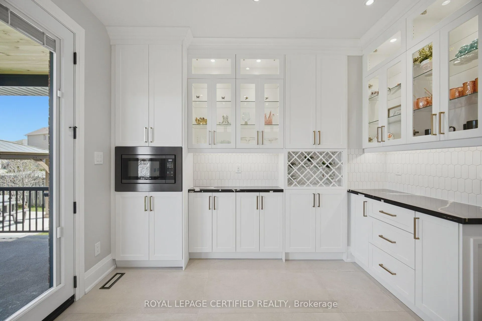 Photo 15 of 306 Avro Road, Vaughan, Maple — HOMEH
