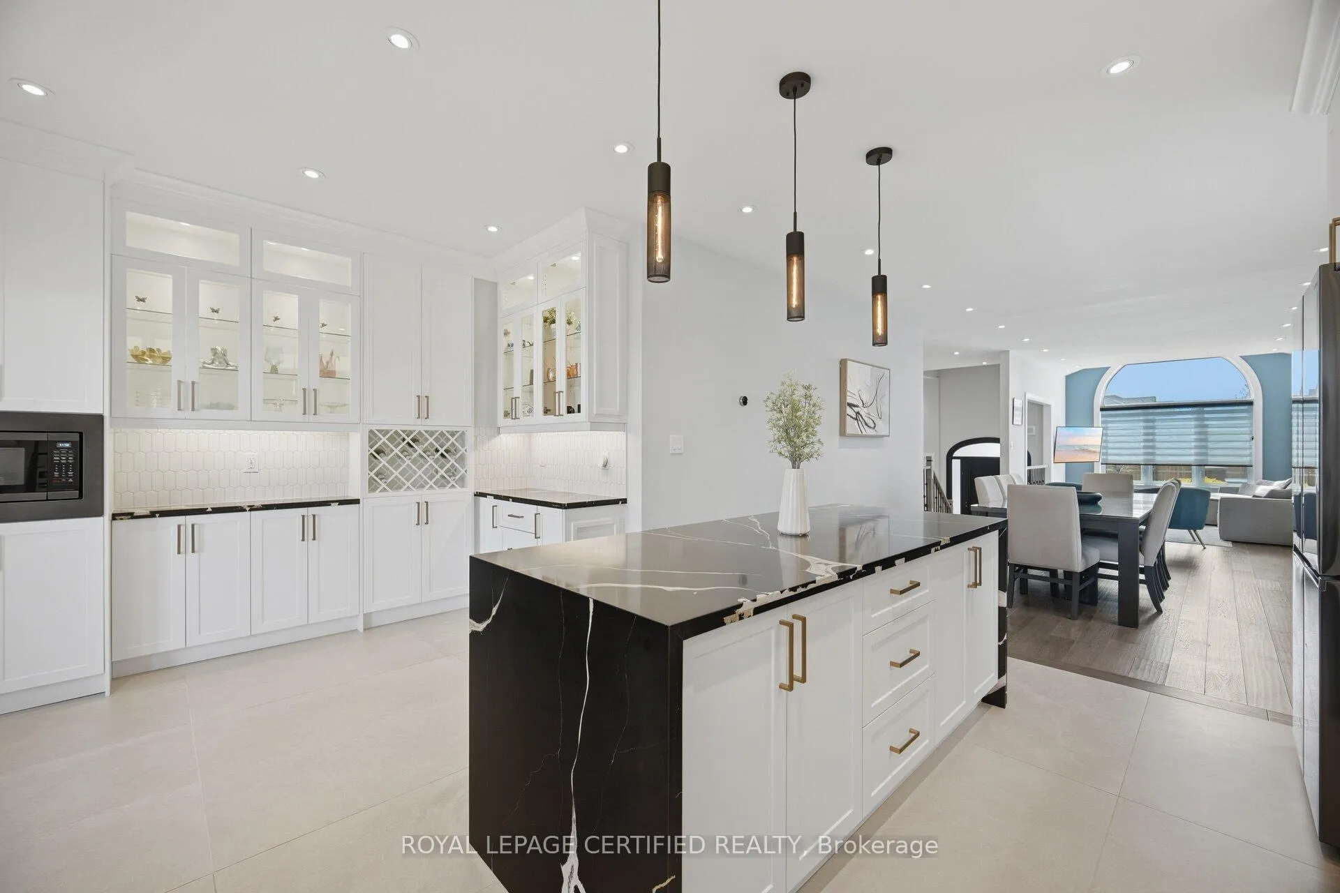 Photo 16 of 306 Avro Road, Vaughan, Maple — HOMEH