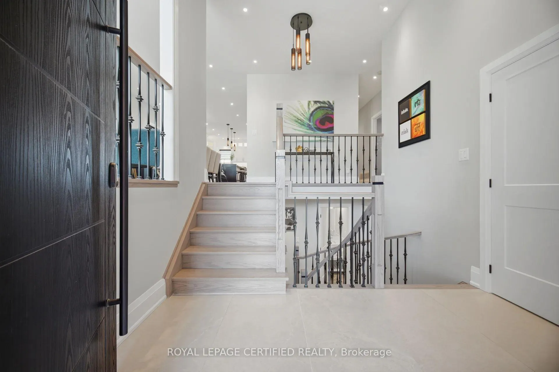 Photo 17 of 306 Avro Road, Vaughan, Maple — HOMEH