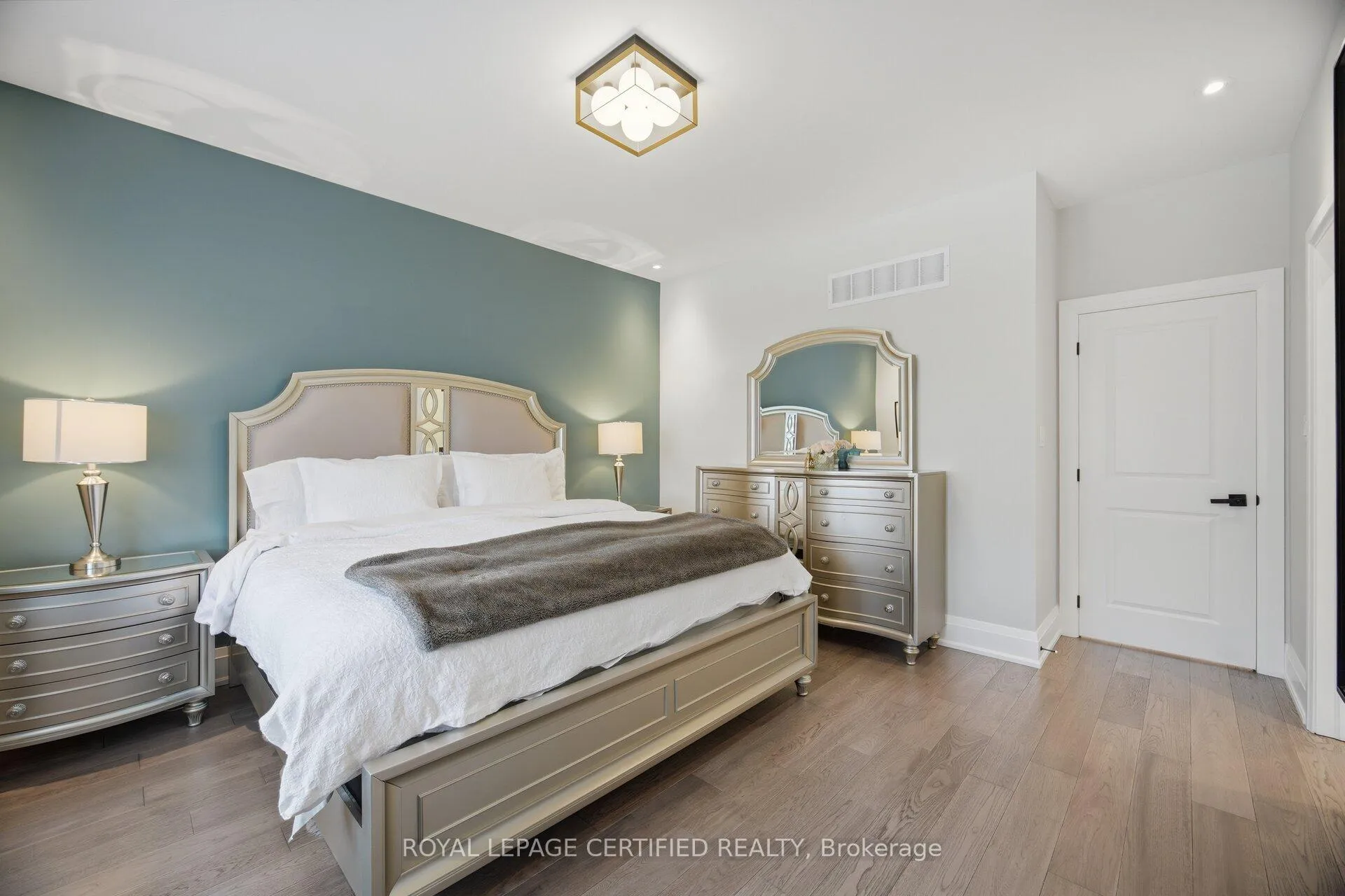 Photo 19 of 306 Avro Road, Vaughan, Maple — HOMEH