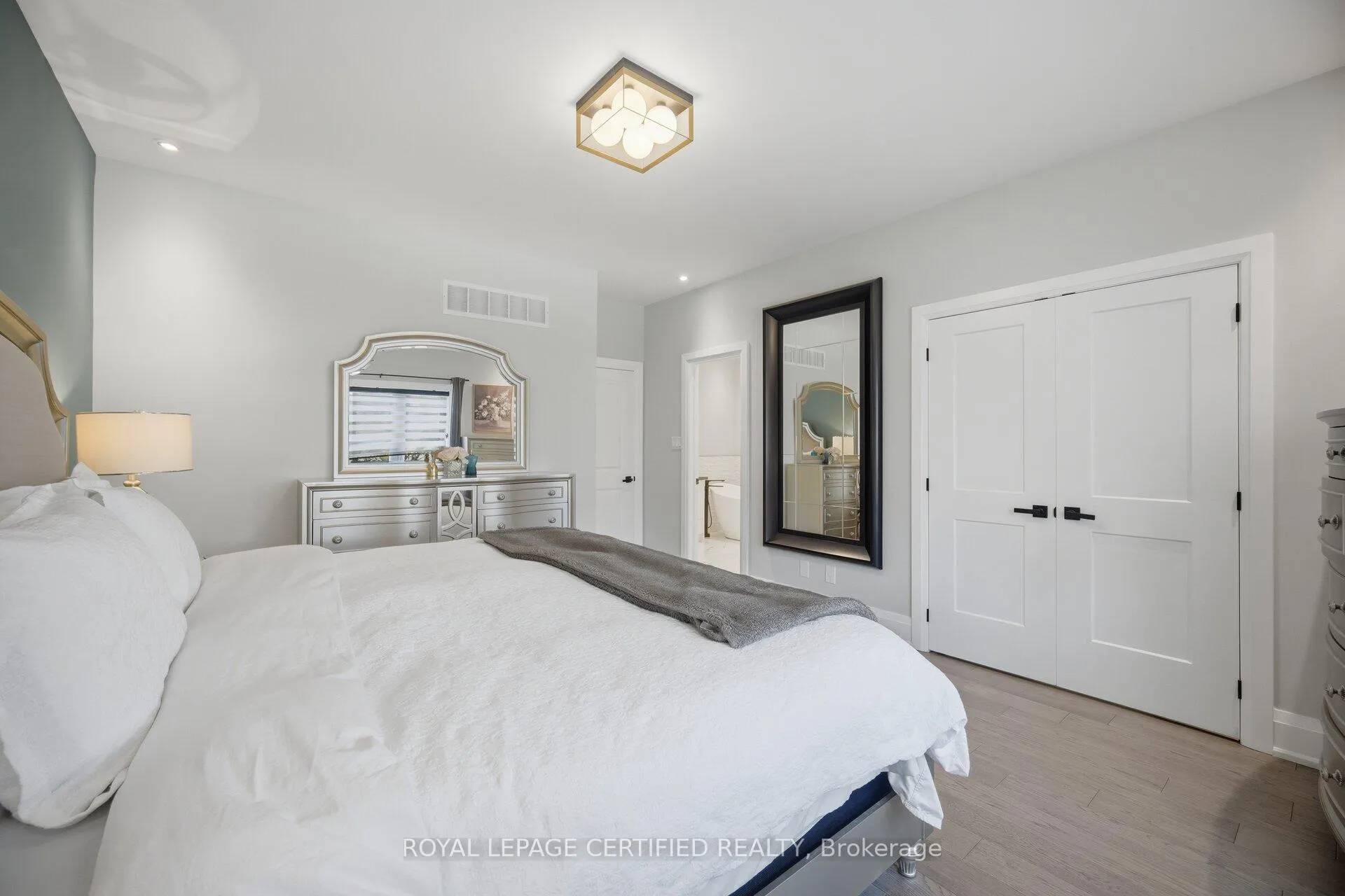 Photo 20 of 306 Avro Road, Vaughan, Maple — HOMEH