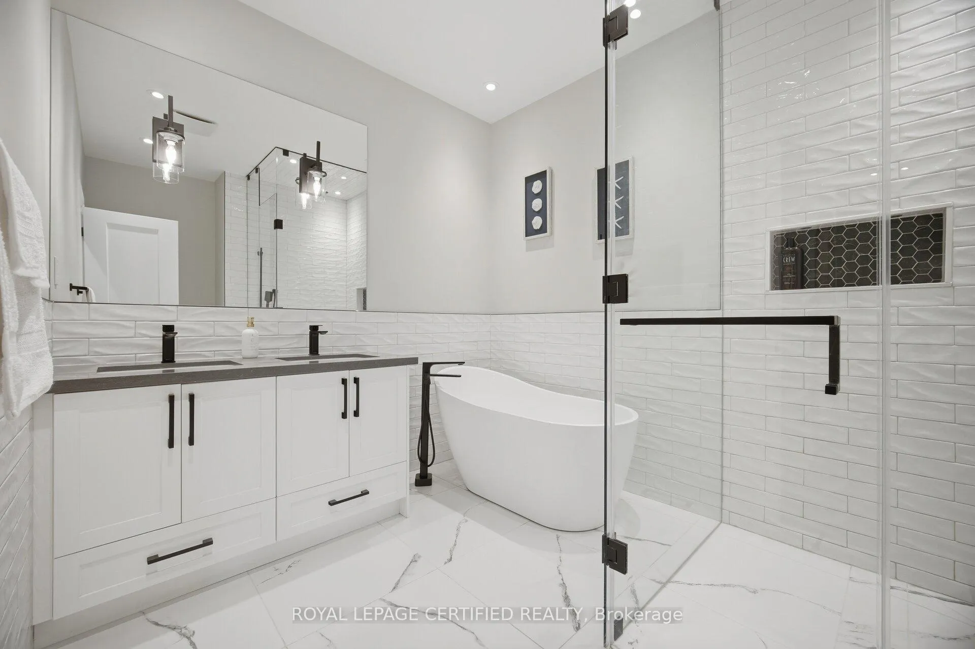 Photo 21 of 306 Avro Road, Vaughan, Maple — HOMEH