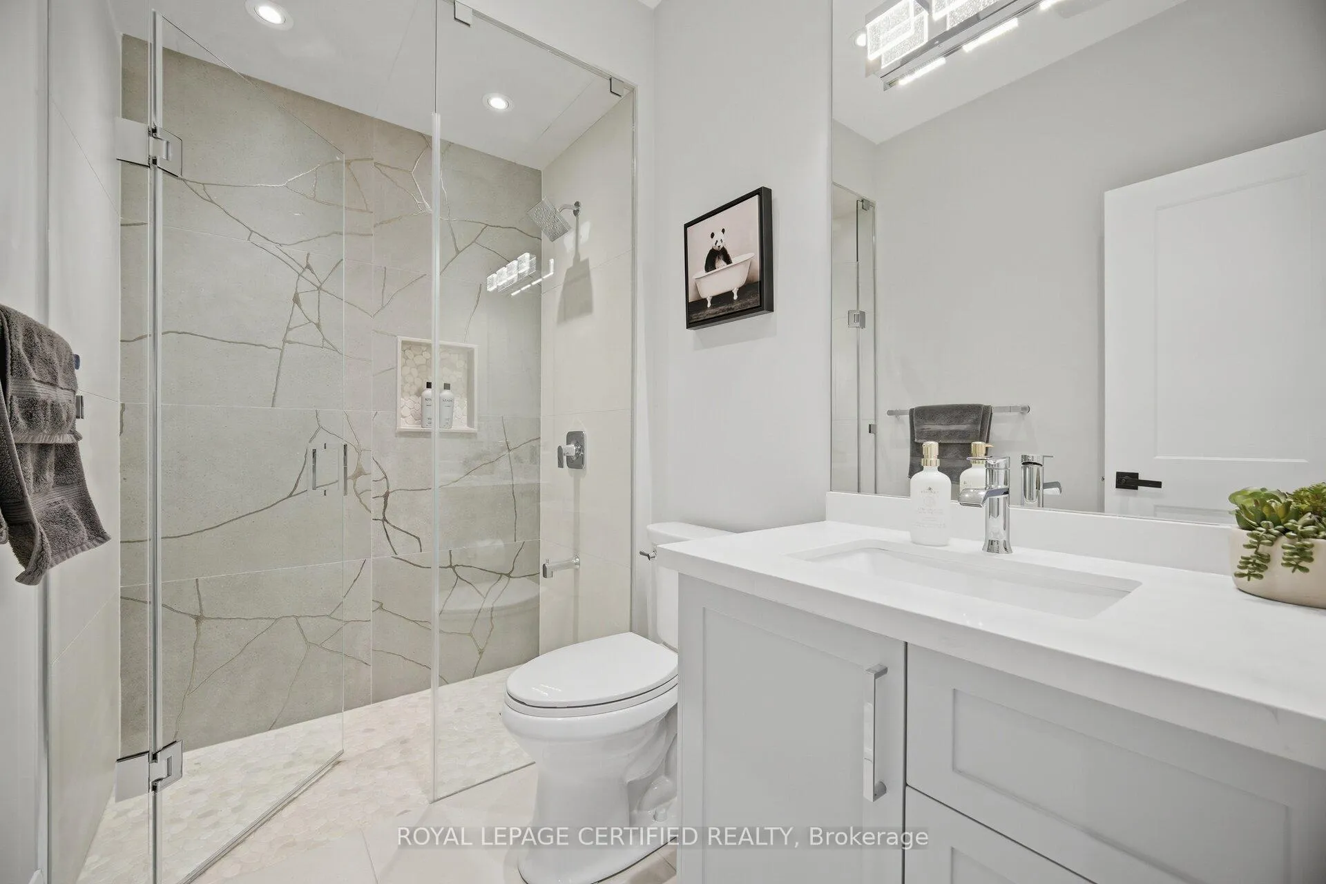 Photo 27 of 306 Avro Road, Vaughan, Maple — HOMEH