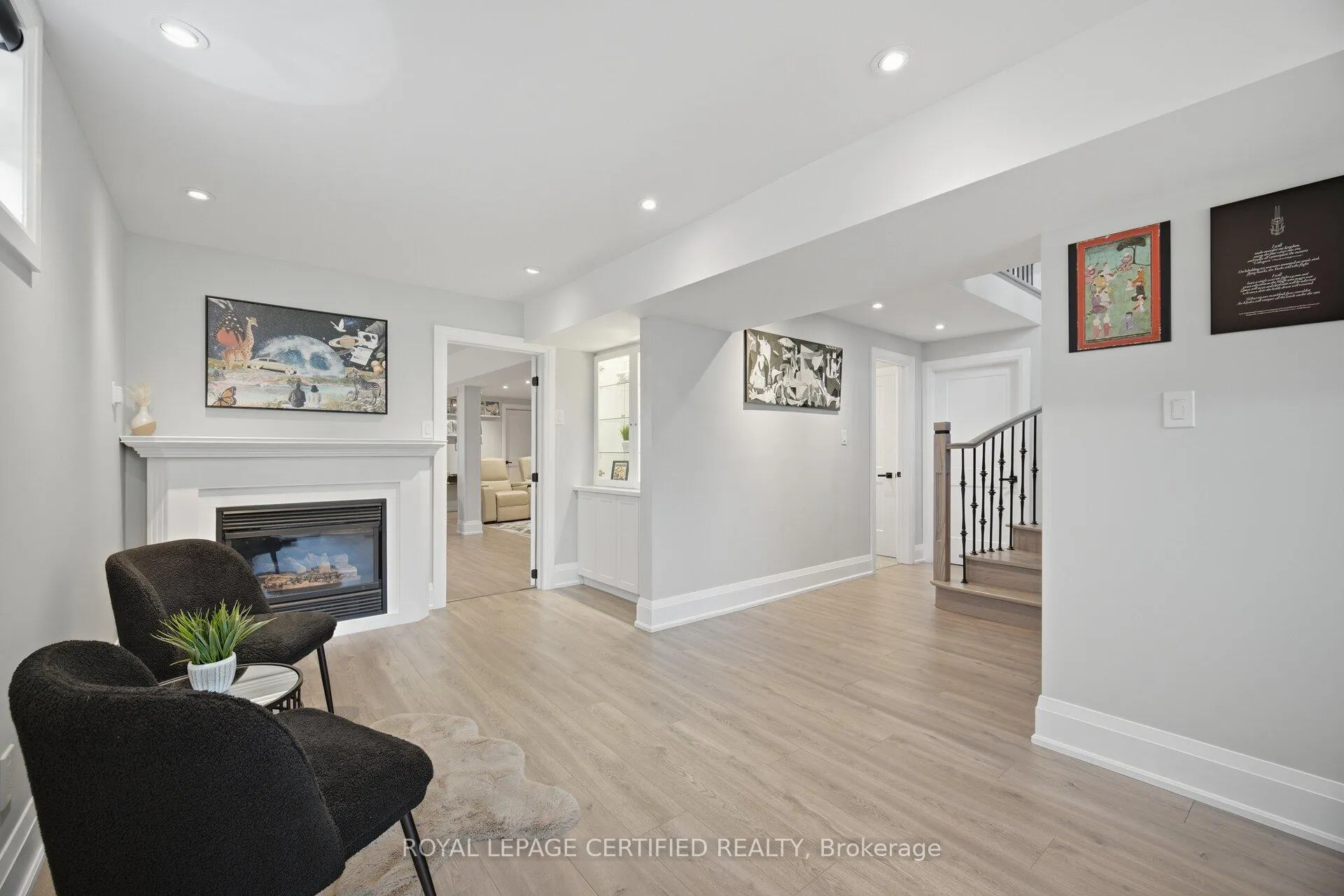 Photo 29 of 306 Avro Road, Vaughan, Maple — HOMEH