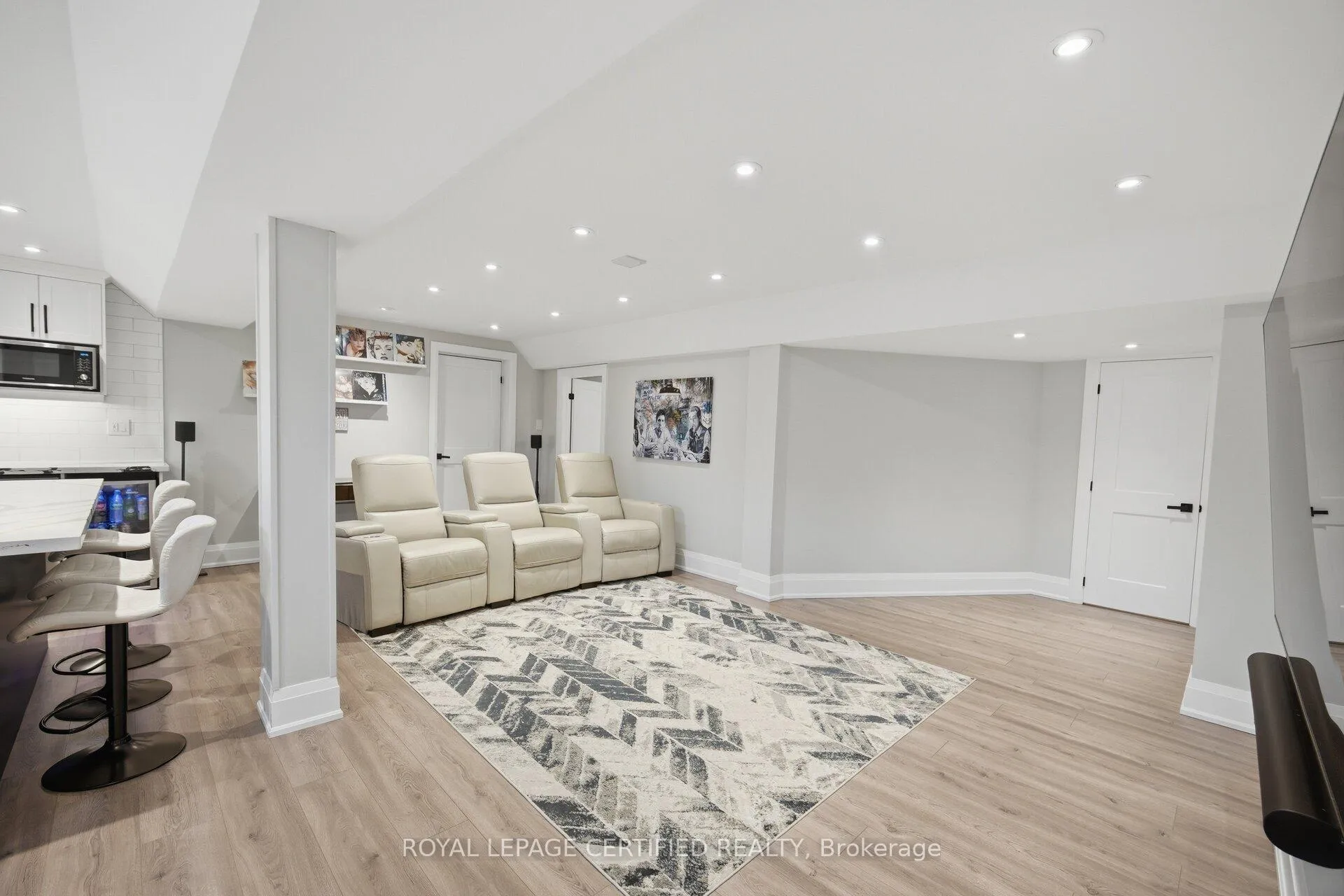 Photo 35 of 306 Avro Road, Vaughan, Maple — HOMEH