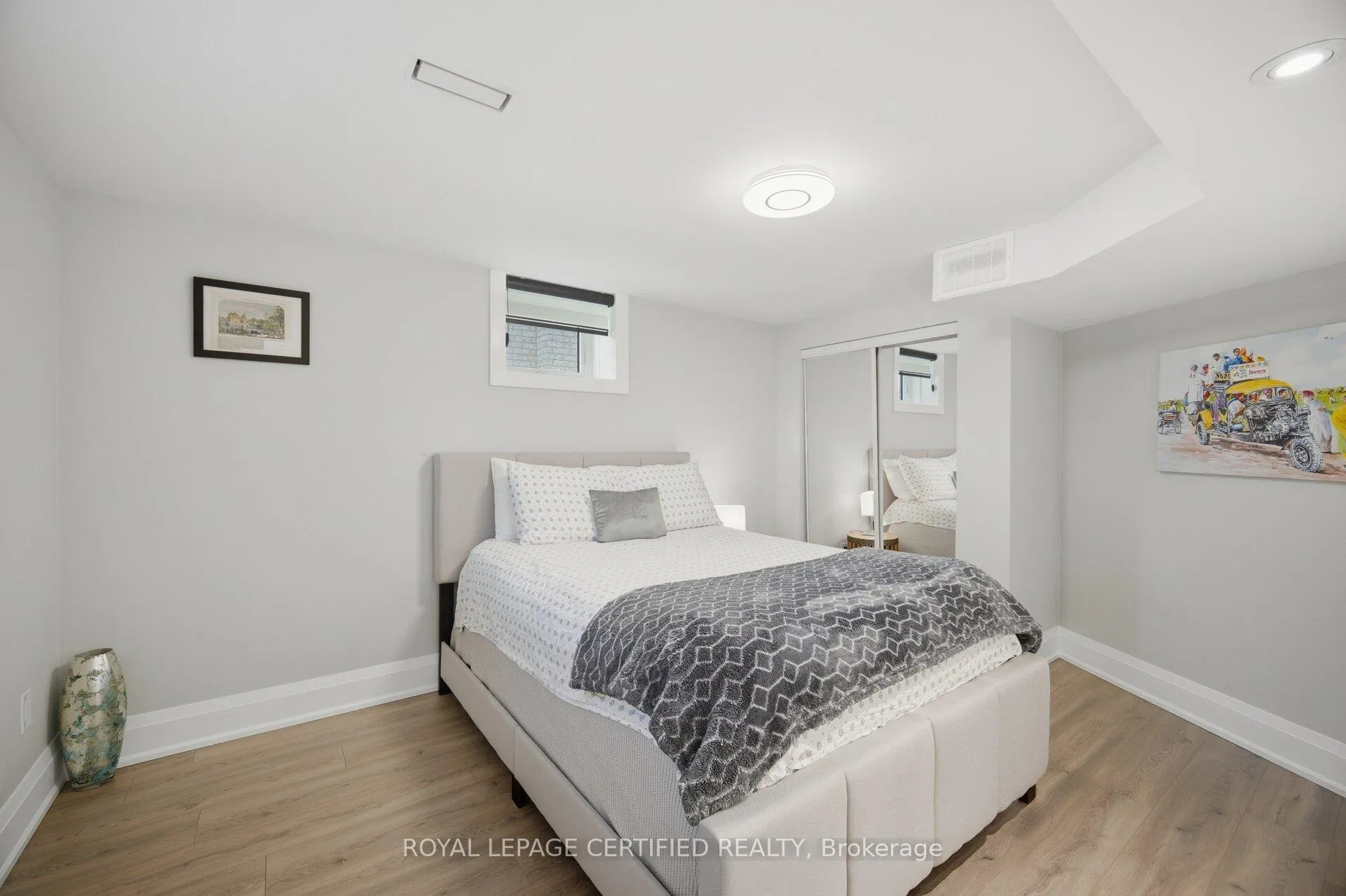 Photo 36 of 306 Avro Road, Vaughan, Maple — HOMEH