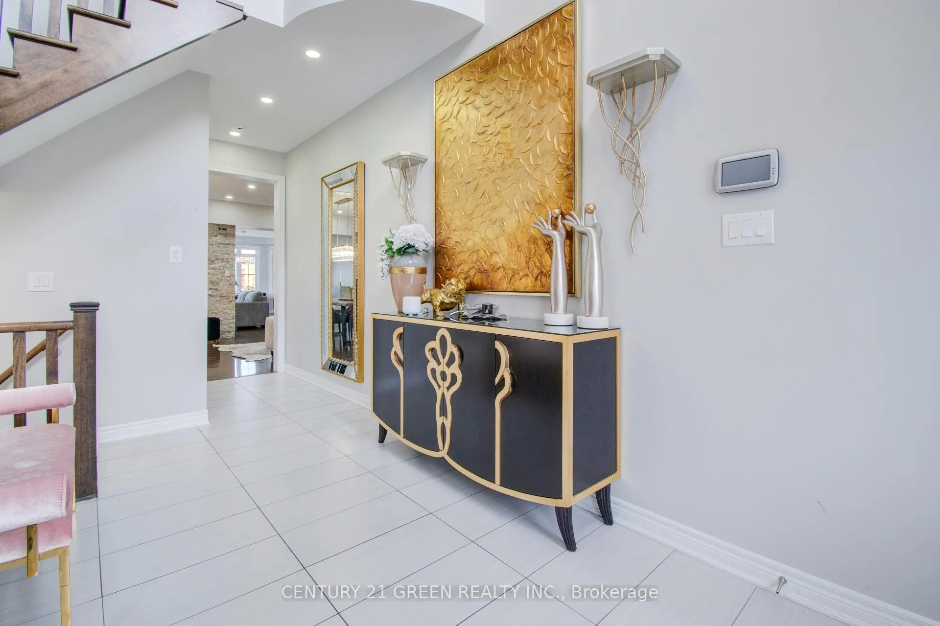 Photo 4 of 20 Tysonville Circle, Brampton, Northwest Brampton — HOMEH