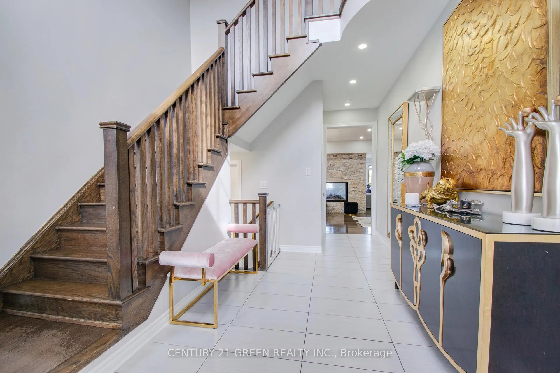 Photo 5 of 20 Tysonville Circle, Brampton, Northwest Brampton — HOMEH