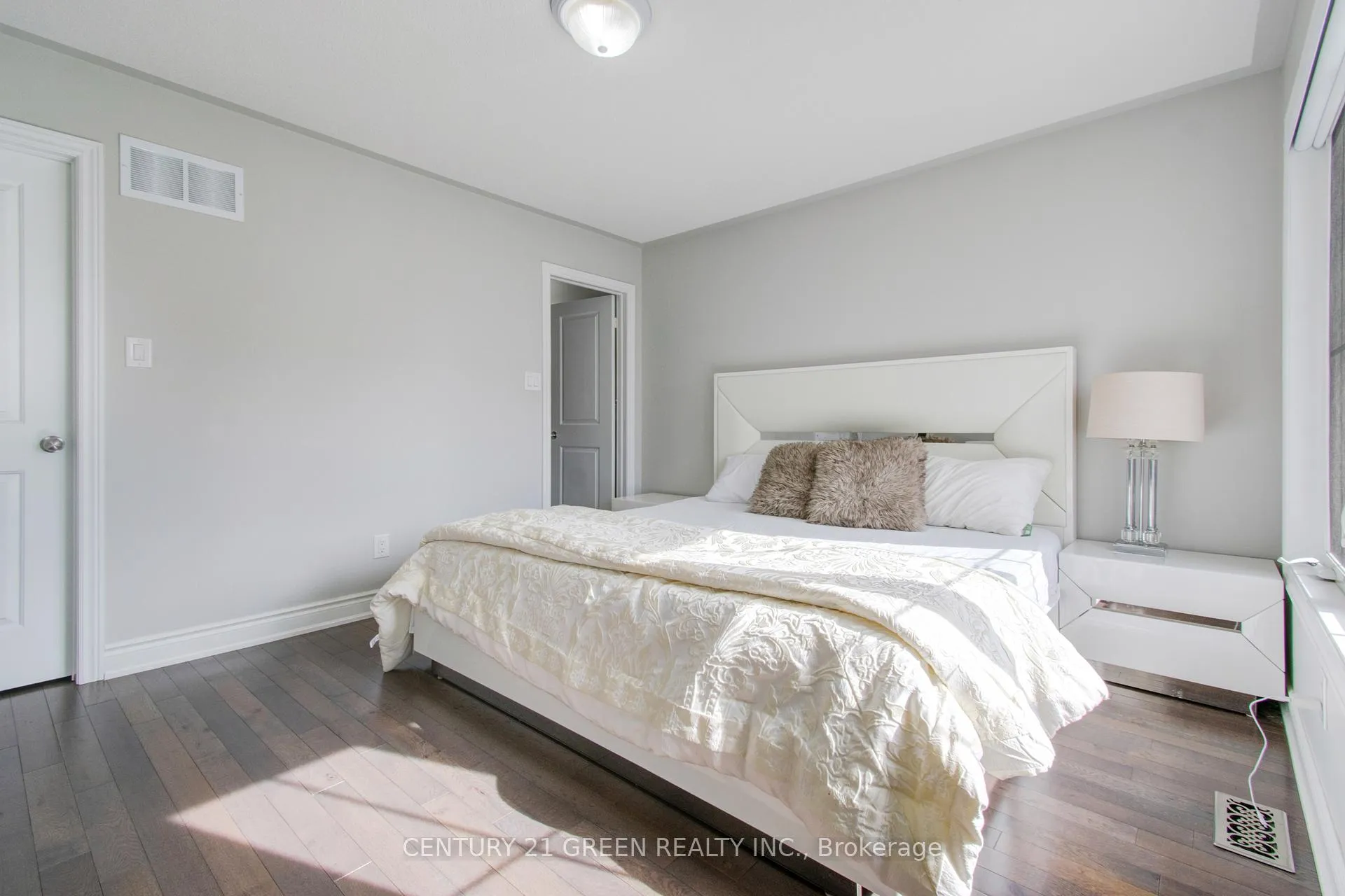 Photo 38 of 20 Tysonville Circle, Brampton, Northwest Brampton — HOMEH