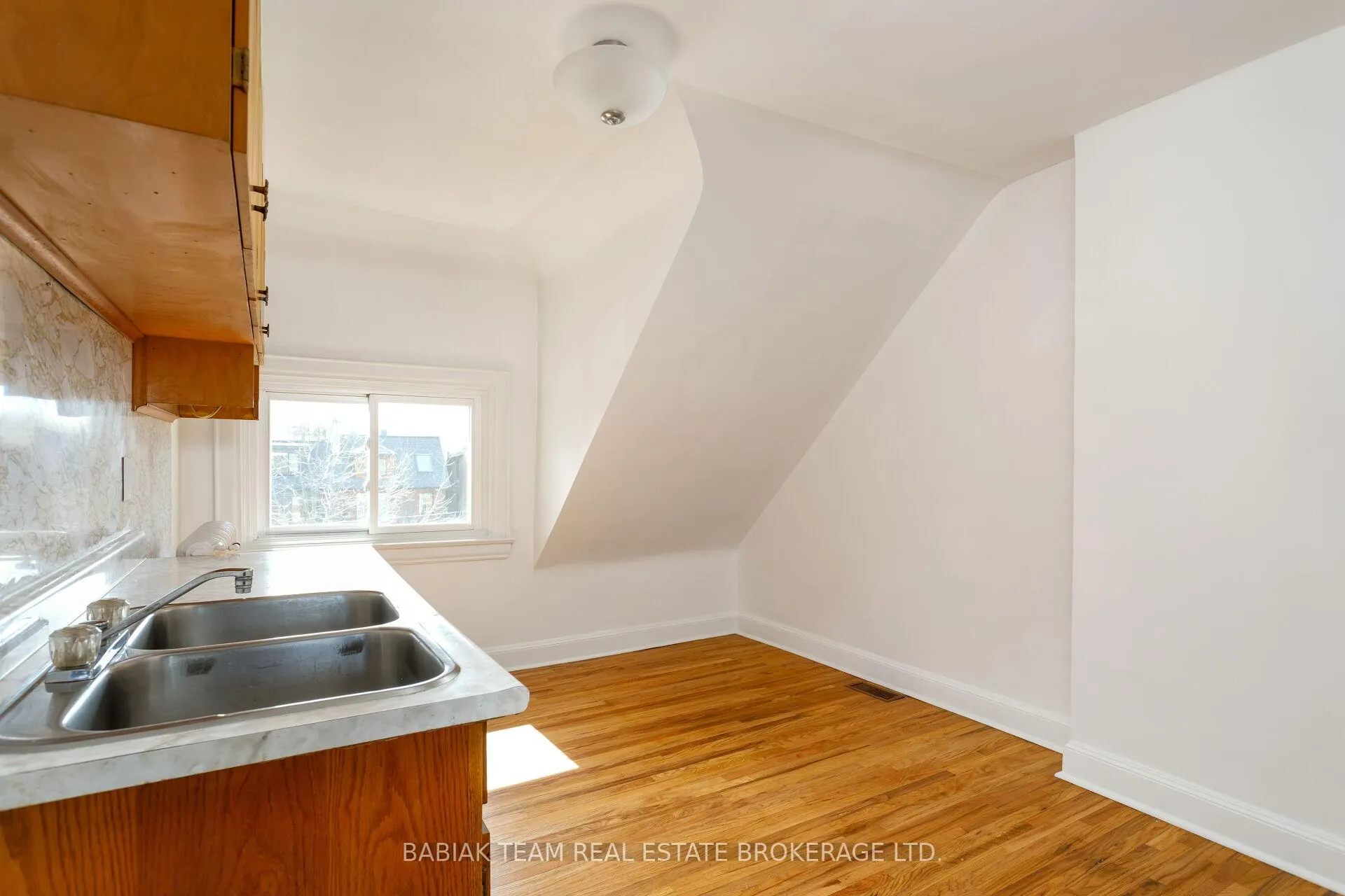 Photo 33 of 76 Parkway Avenue, Toronto, Roncesvalles — HOMEH