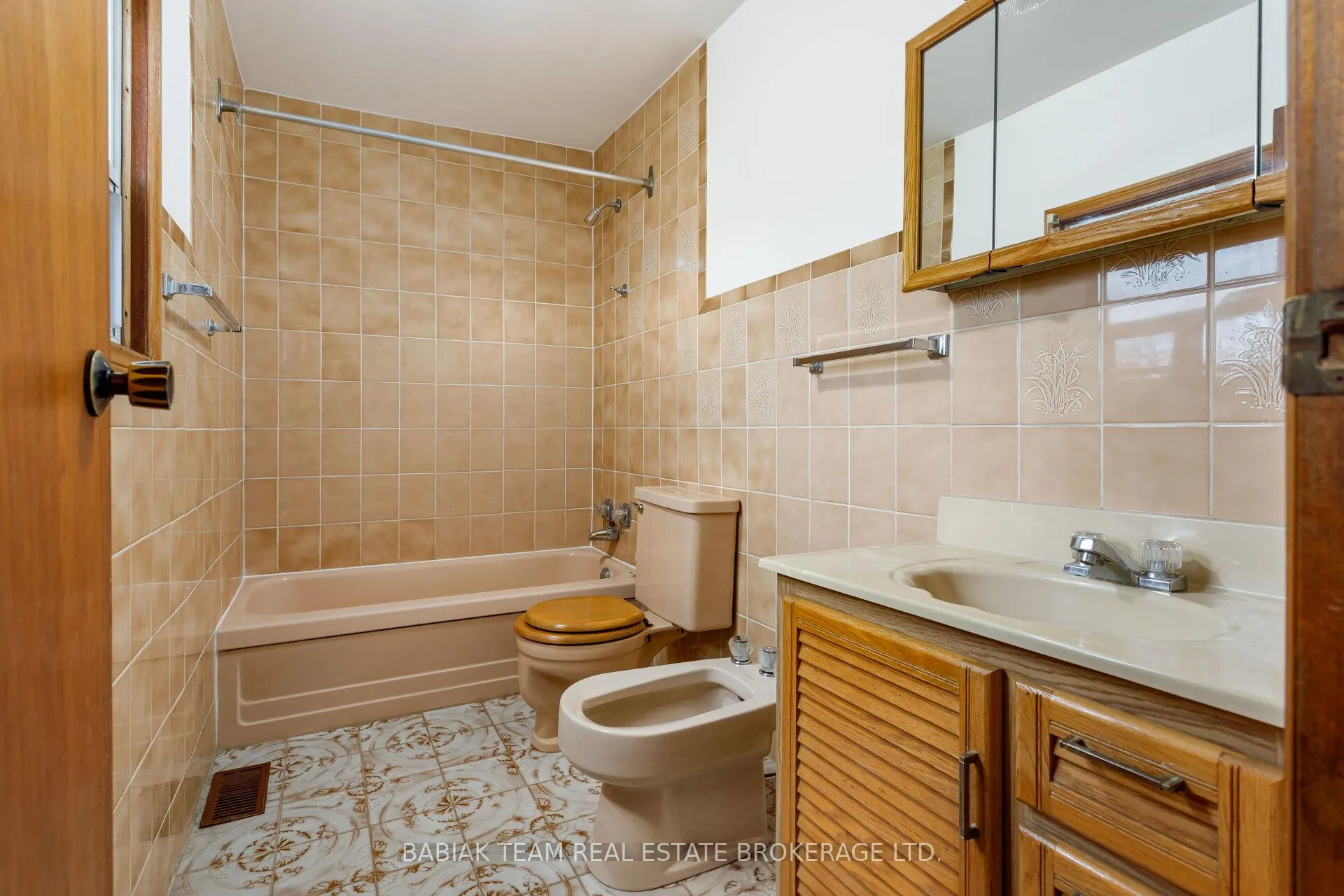 Photo 37 of 76 Parkway Avenue, Toronto, Roncesvalles — HOMEH