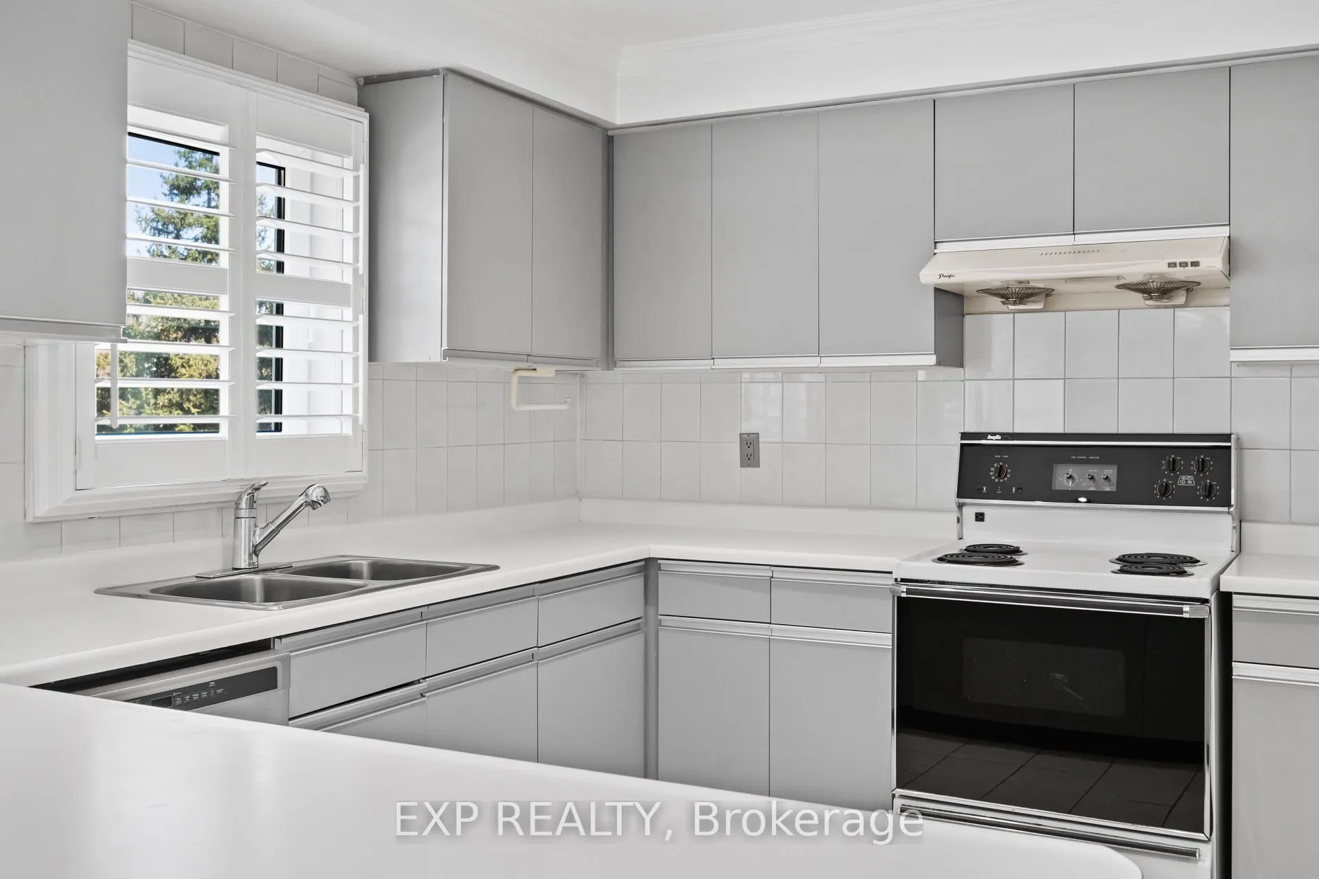Photo 12 of 1 Alexis Road, Markham, Thornlea — HOMEH