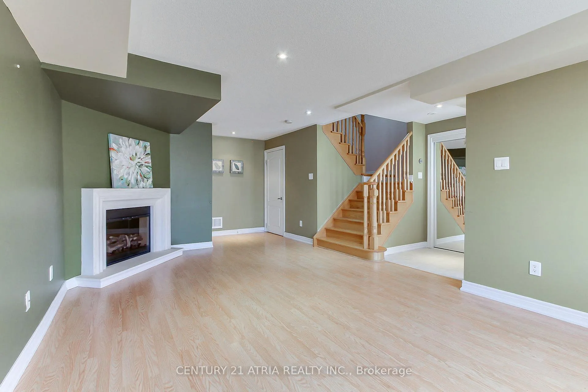 Photo 6 of 163 Zokol Drive, Aurora, Bayview Northeast — HOMEH