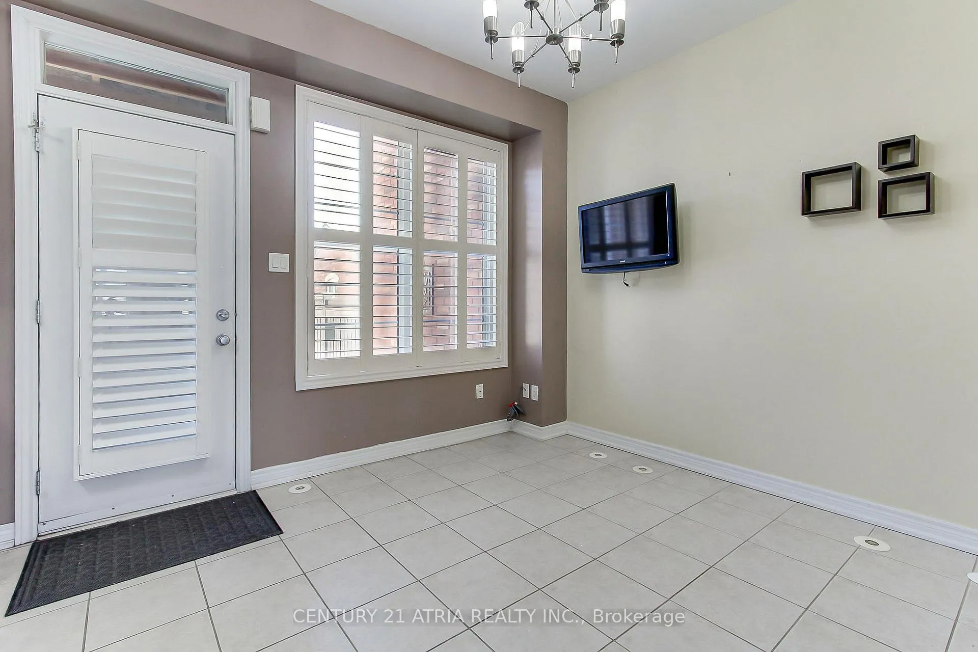 Photo 12 of 163 Zokol Drive, Aurora, Bayview Northeast — HOMEH