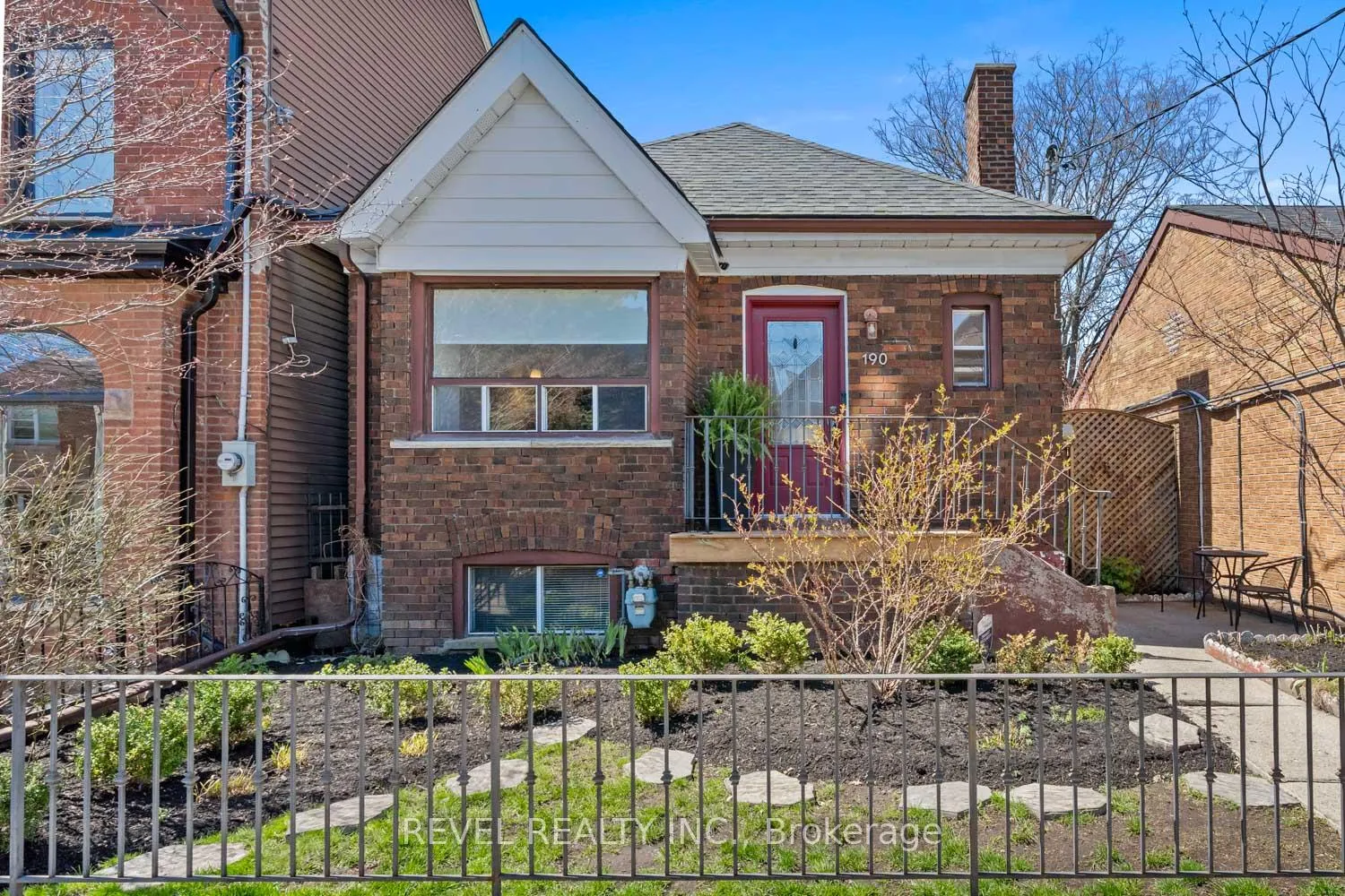 Photo 2 of 190 Manning Avenue, Toronto, Trinity-Bellwoods — HOMEH