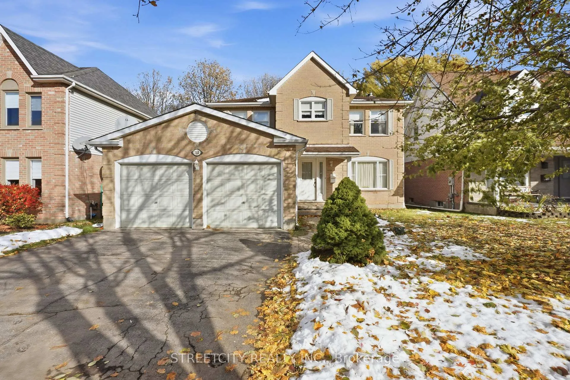 Photo 2 of 713 Guildwood Boulevard, London, North M — HOMEH