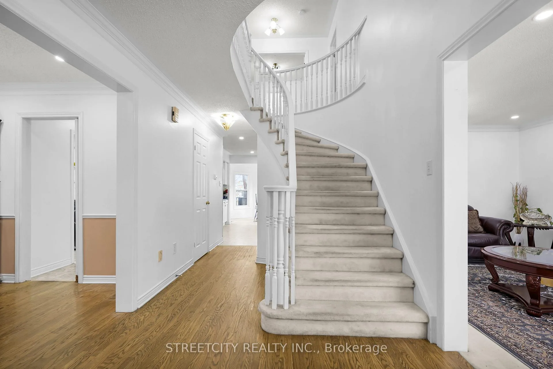 Photo 6 of 713 Guildwood Boulevard, London, North M — HOMEH