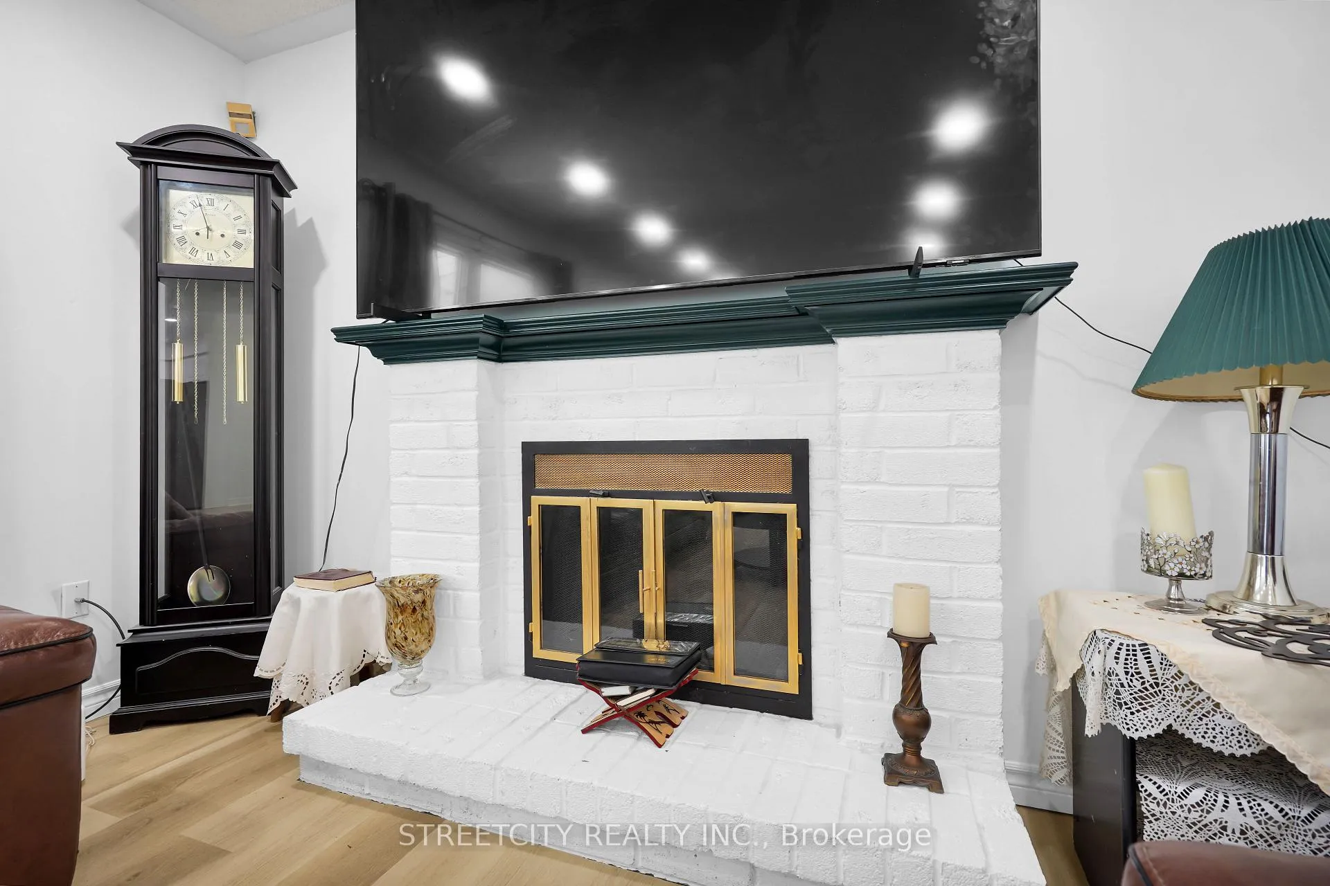 Photo 13 of 713 Guildwood Boulevard, London, North M — HOMEH