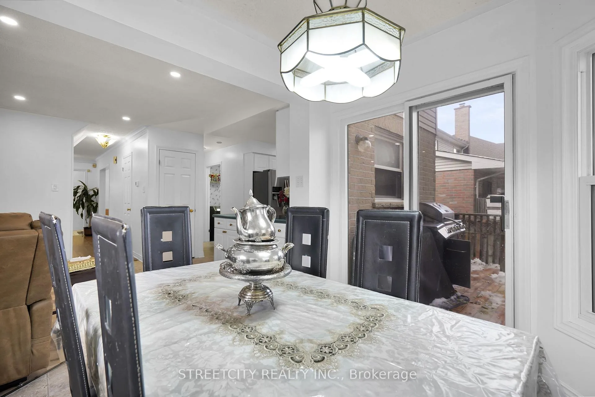 Photo 16 of 713 Guildwood Boulevard, London, North M — HOMEH