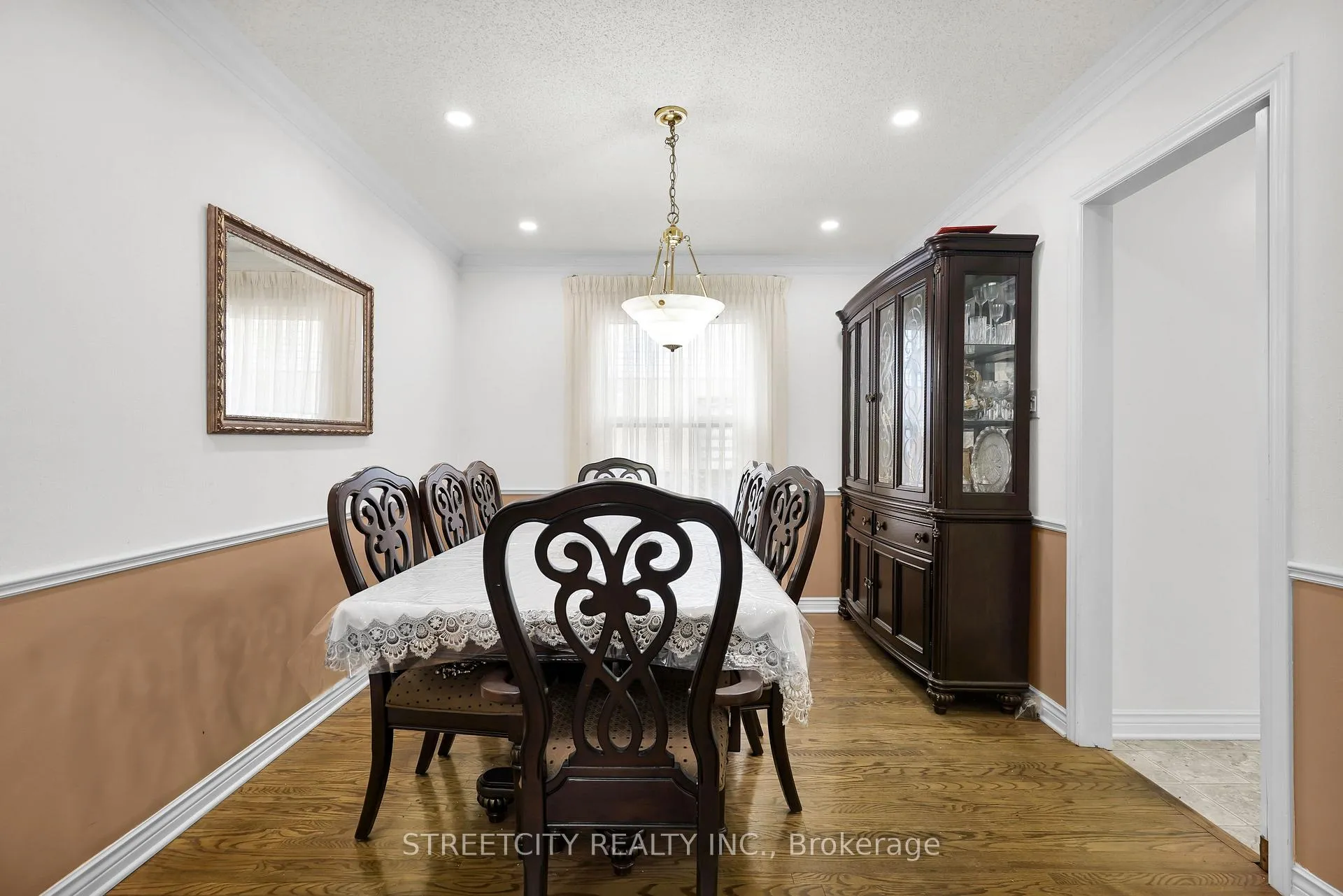 Photo 21 of 713 Guildwood Boulevard, London, North M — HOMEH